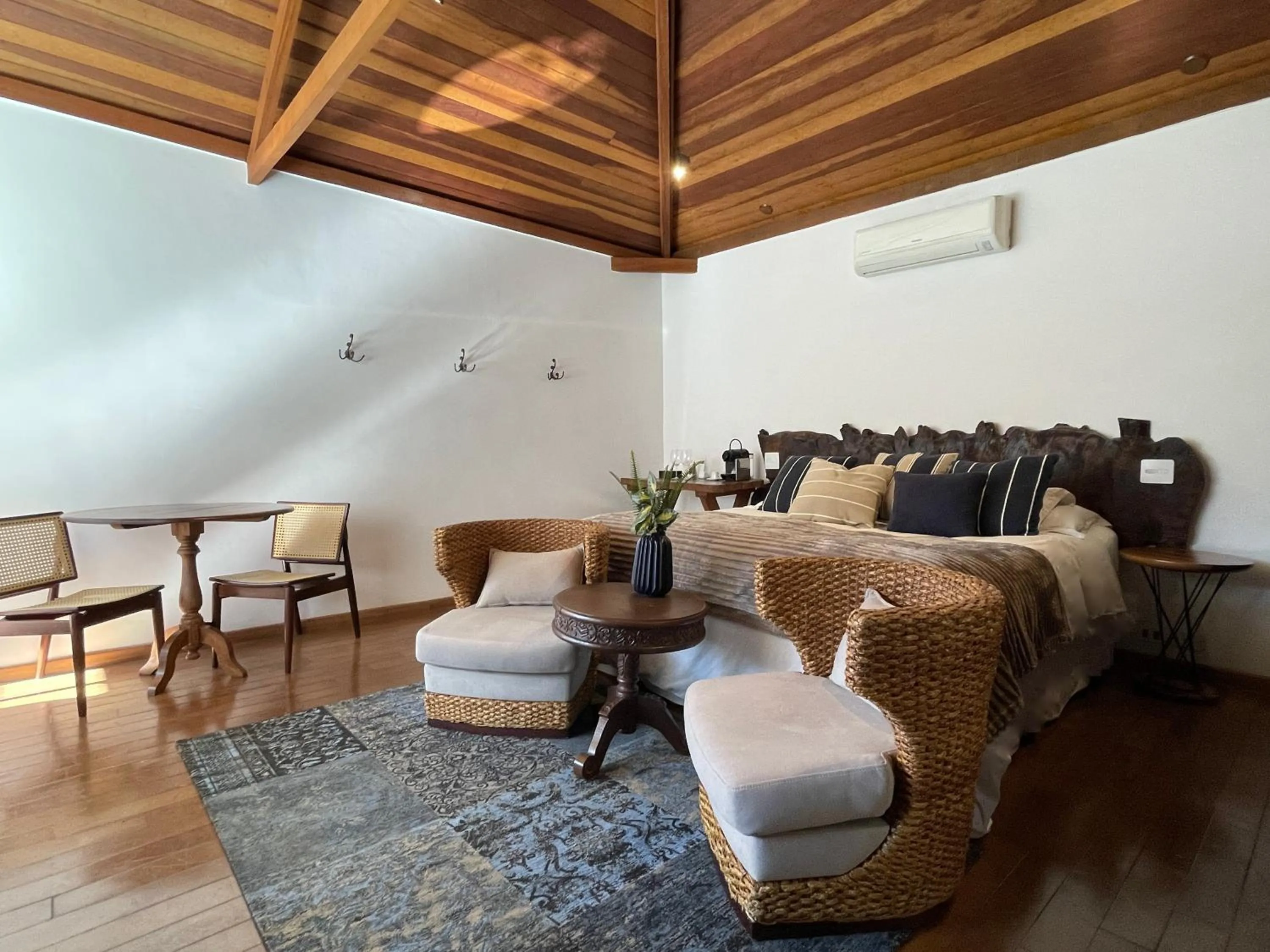 Bedroom in Alma Hotel