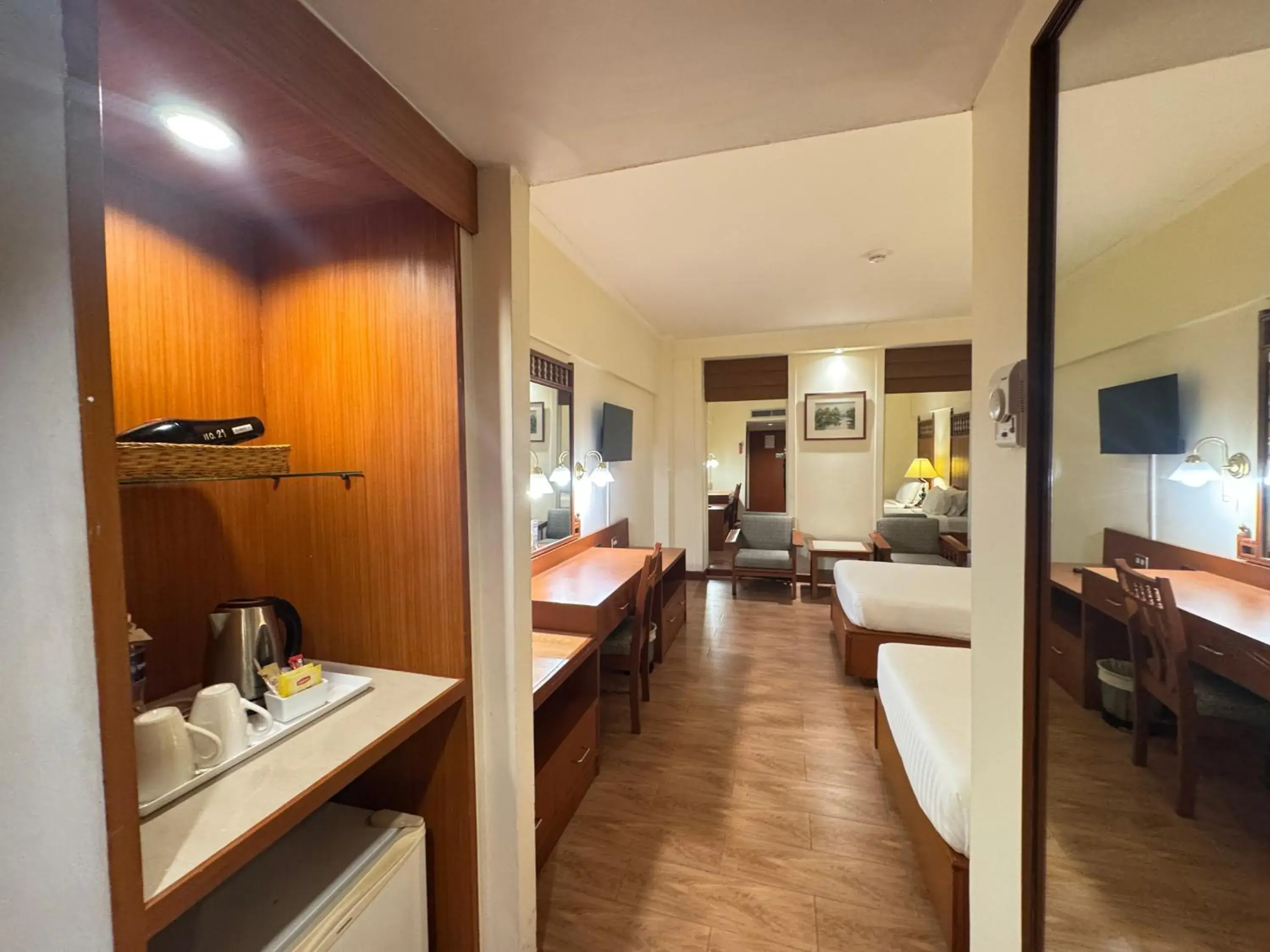 Bedroom, Bed in Bangkok Palace Hotel Bedroom, Bed in Bangkok Palace Hotel