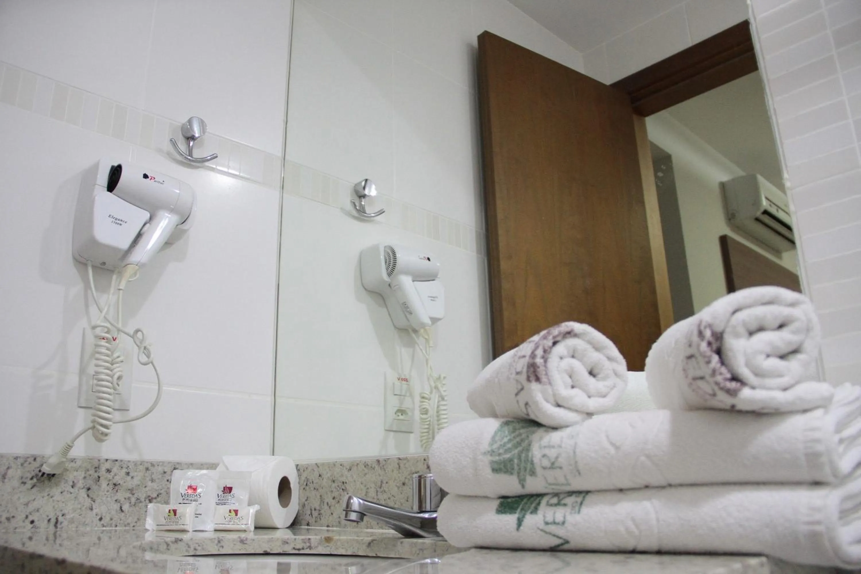 Bathroom in Veredas do Rio Quente Flat