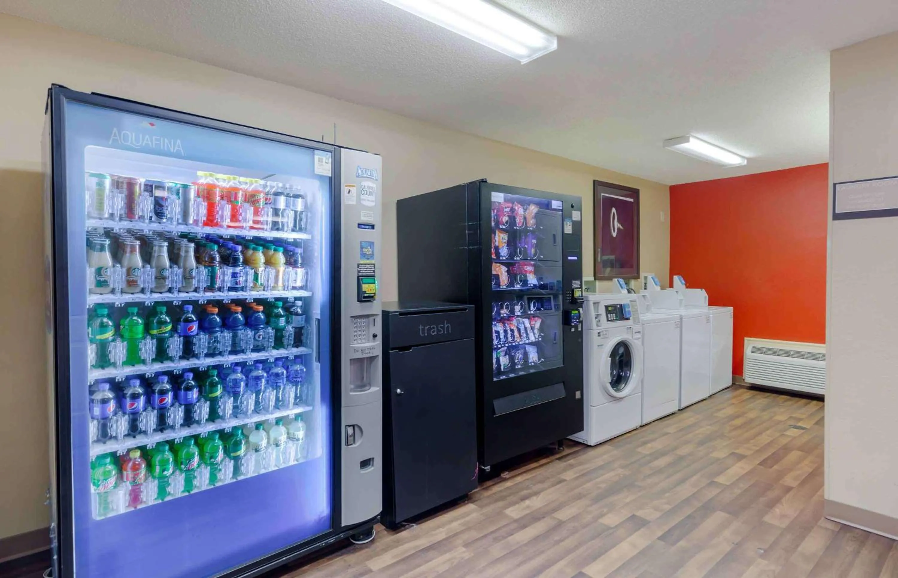 Property building in Extended Stay America Select Suites - Raleigh - RTP - 4610 Miami Blvd