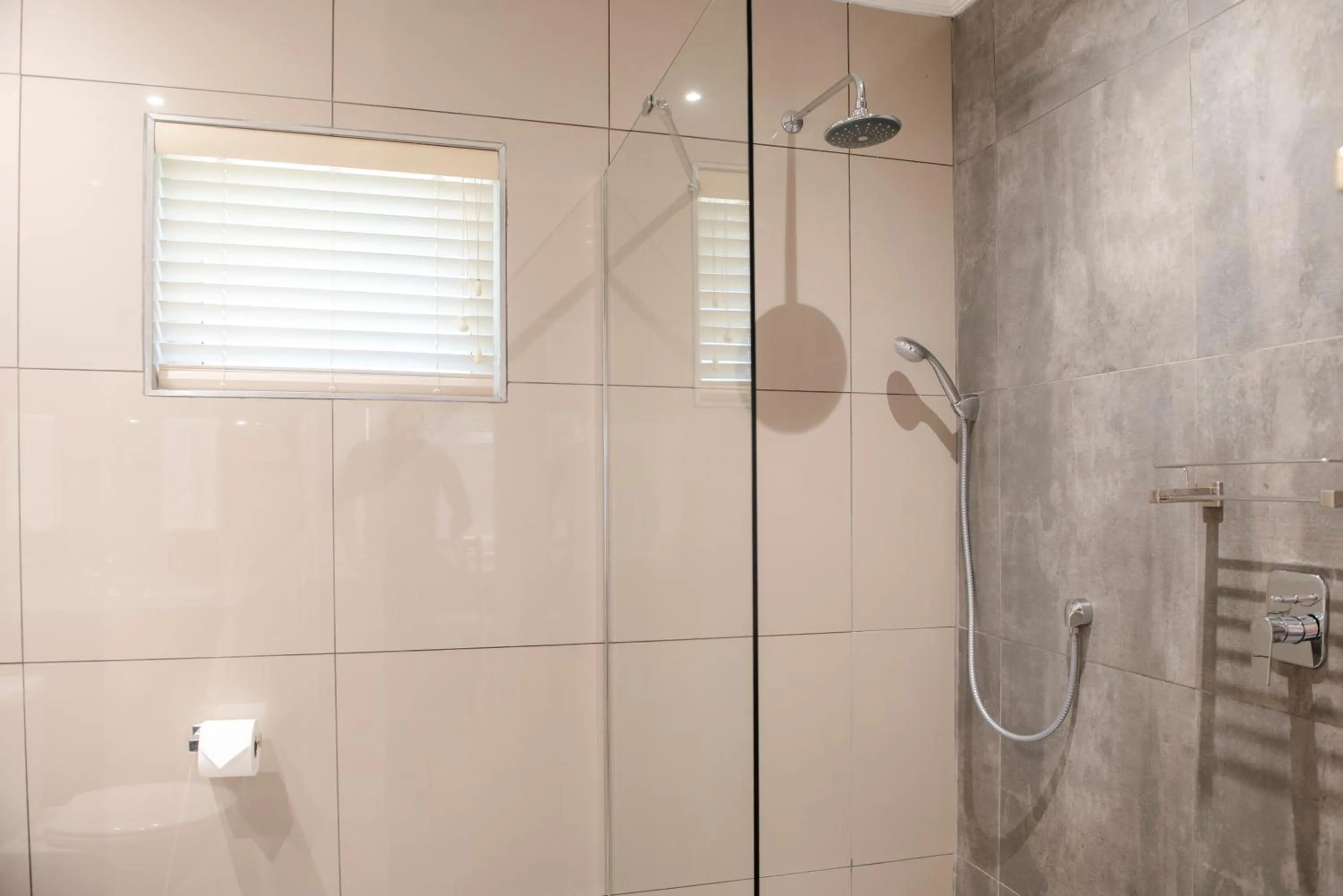 Bathroom in Palm Park Hotel