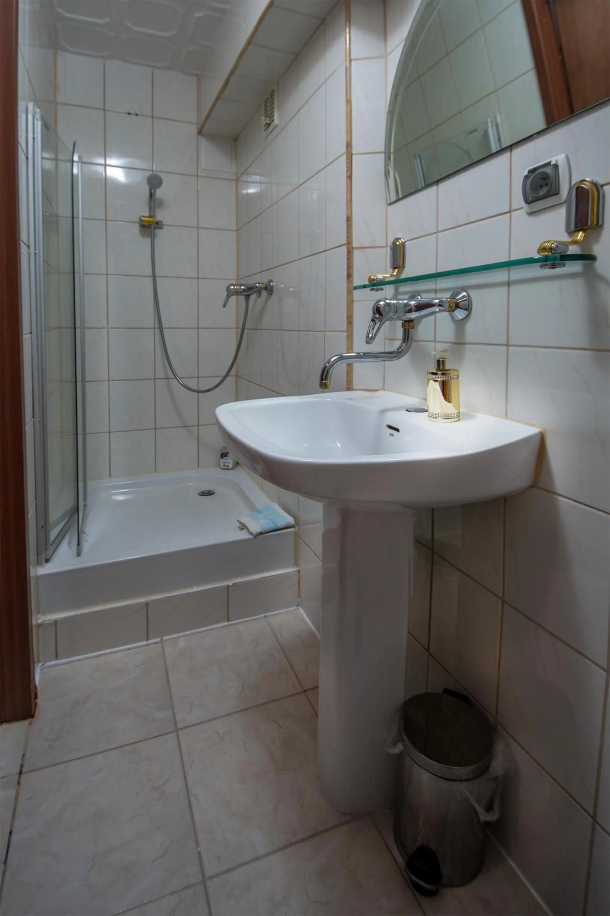 Shower in Villa Asesor