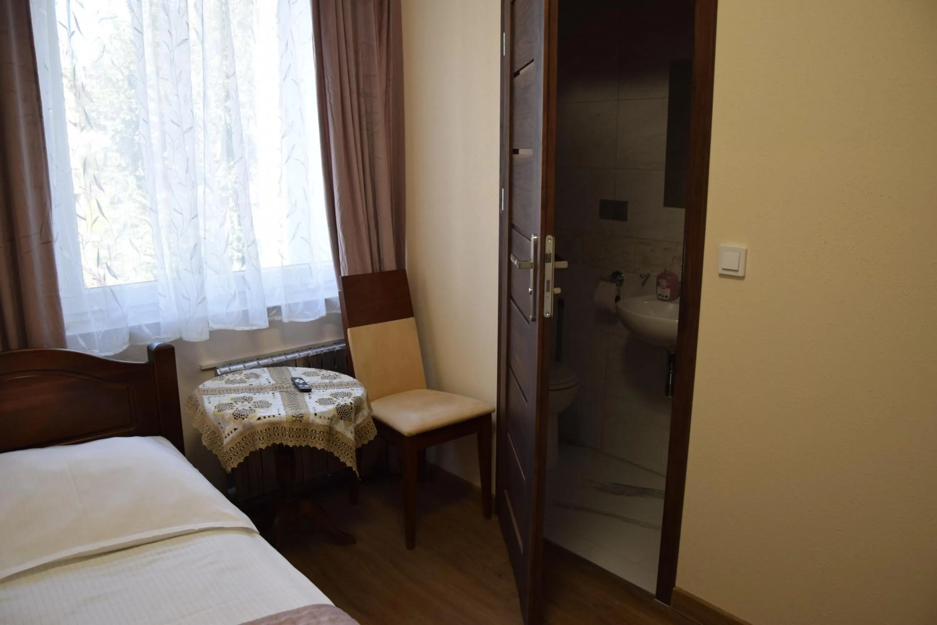 Shower, Bed in Villa Asesor