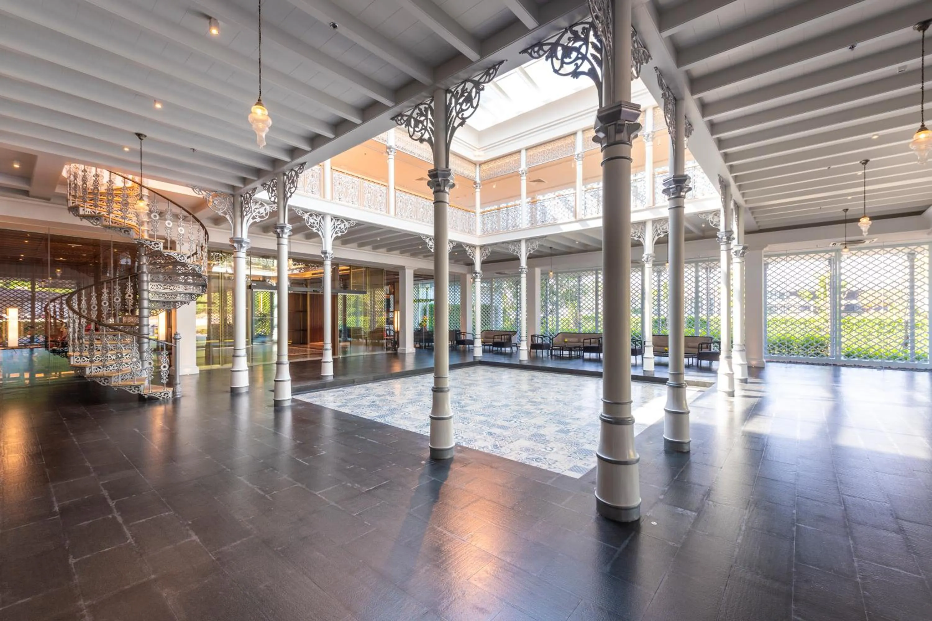 Lobby or reception in Ramada Plaza by Wyndham Chao Fah Phuket