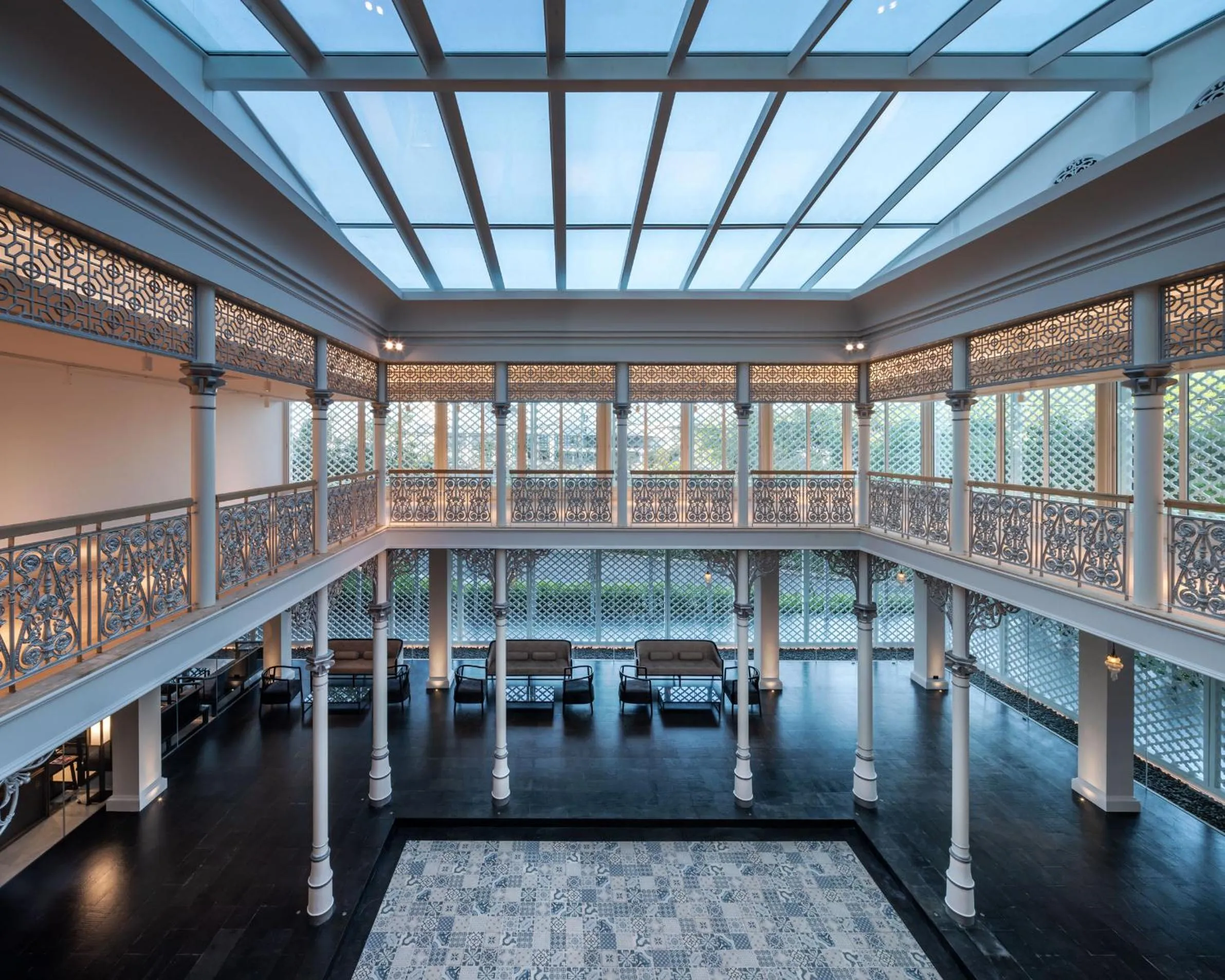 Lobby or reception in Ramada Plaza by Wyndham Chao Fah Phuket