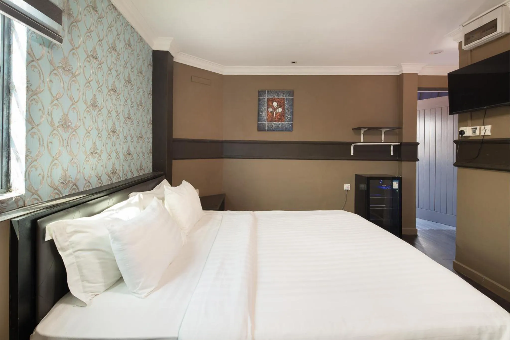 Bedroom, Bed in HOTEL JJH Aliwal