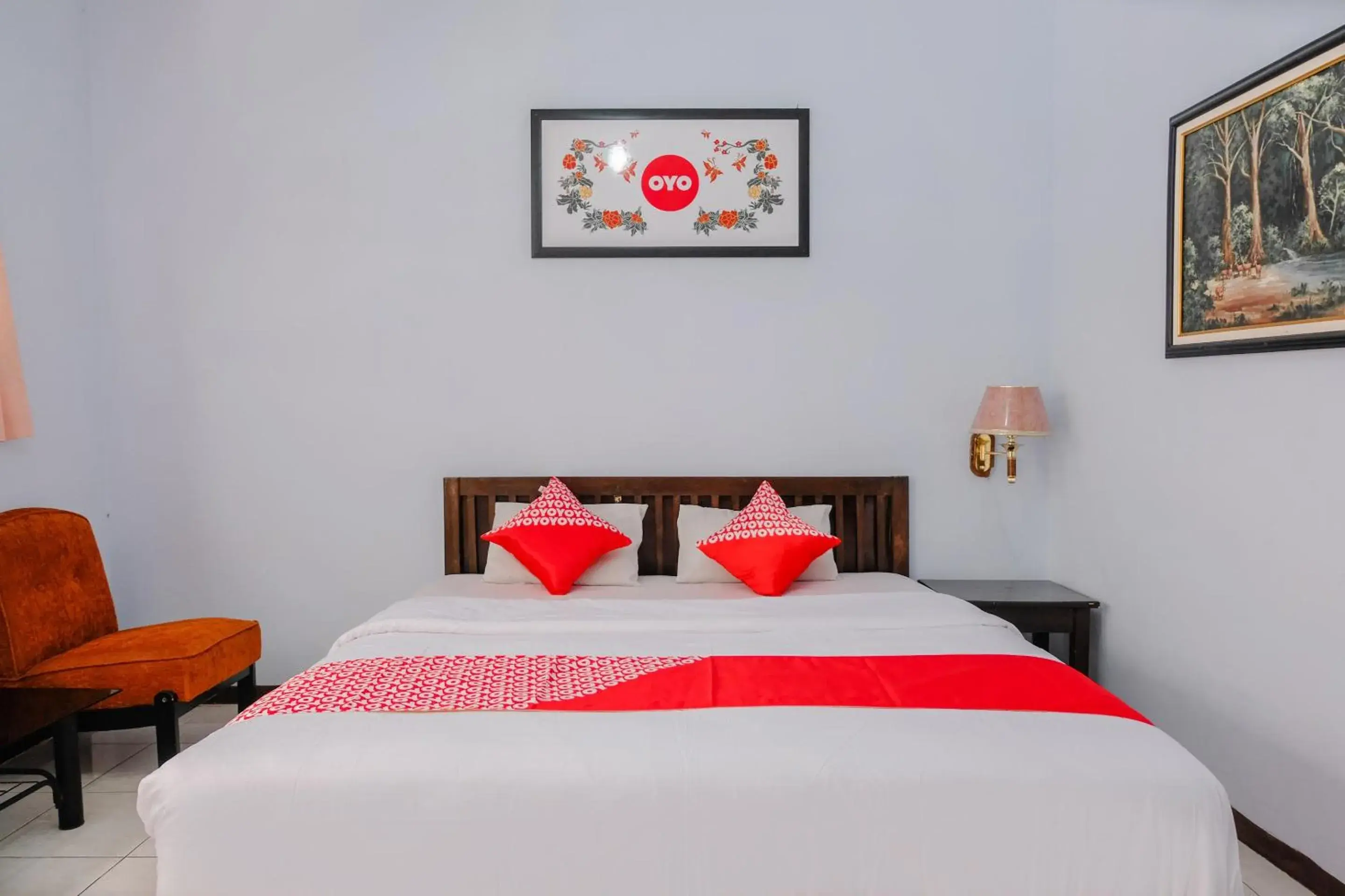 Deluxe Suite in Hotel O Arjosari Near Plaza Araya Formerly Hotel Nugraha Deluxe Suite in Hotel O Arjosari Near Plaza Araya Formerly Hotel Nugraha