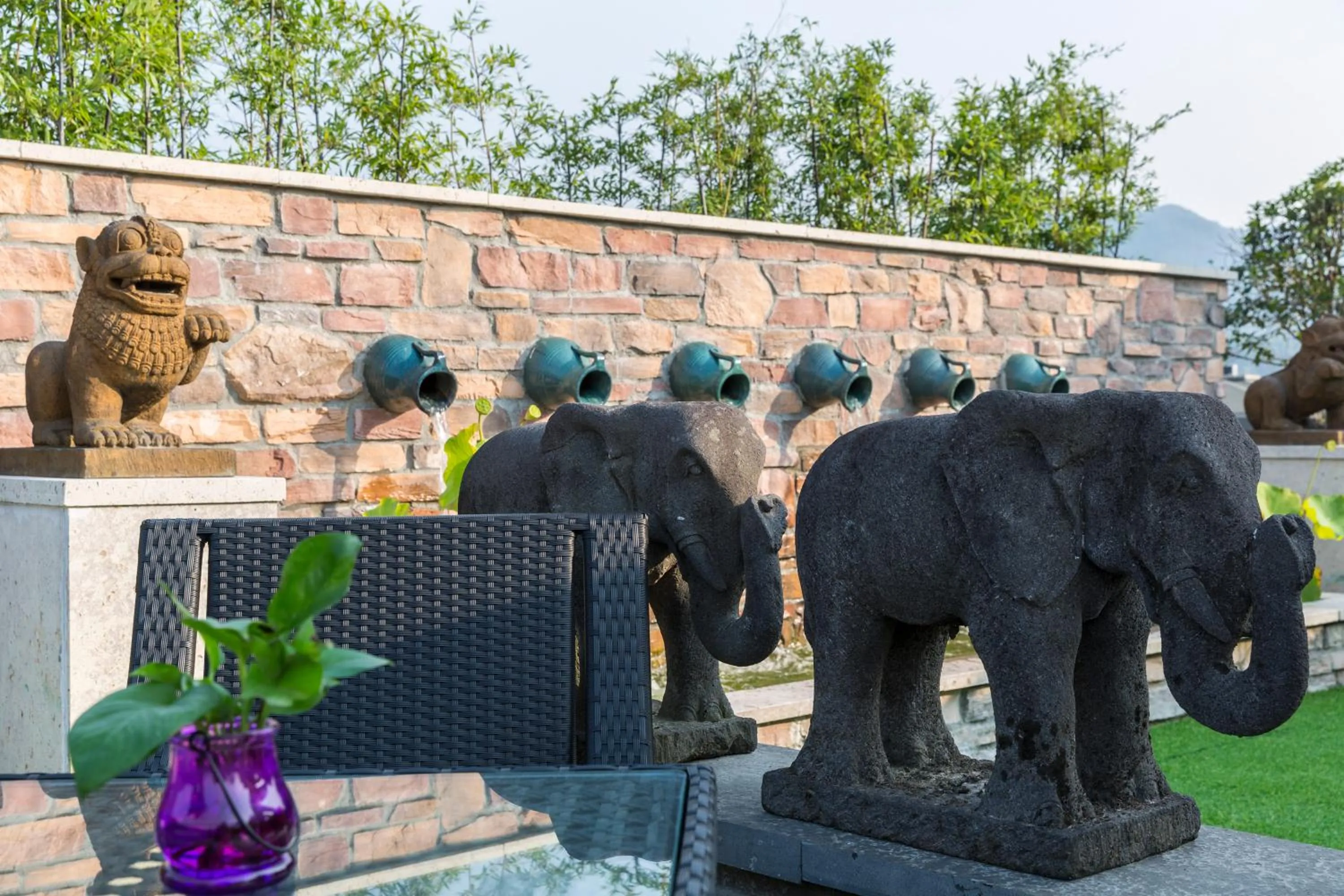 Property building in SSAW Boutique Hotel Hangzhou Xixi Park