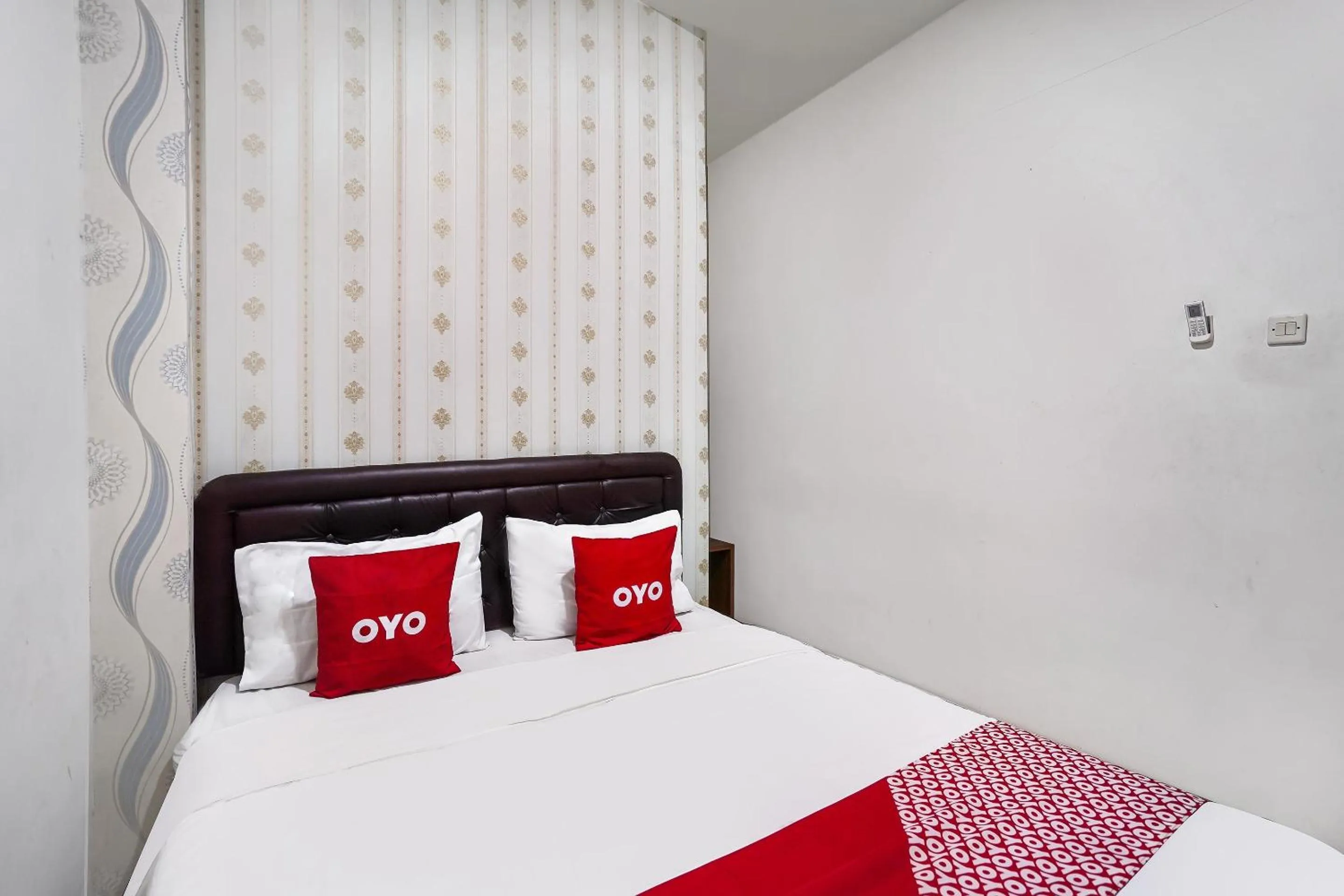 Bedroom, Bed in Hotel O D'lima Guest House Sub