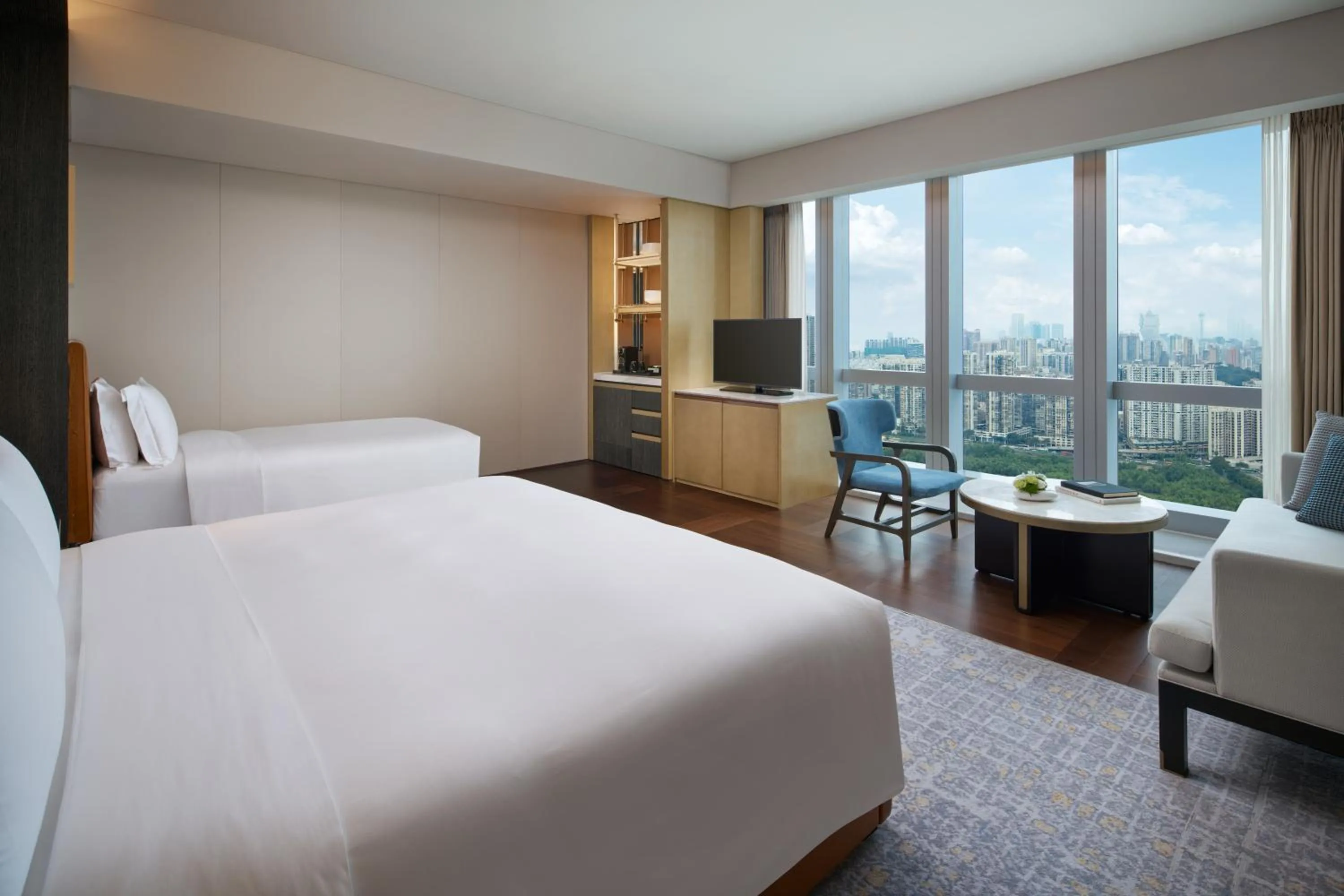 City view, Bed in InterContinental Zhuhai by IHG