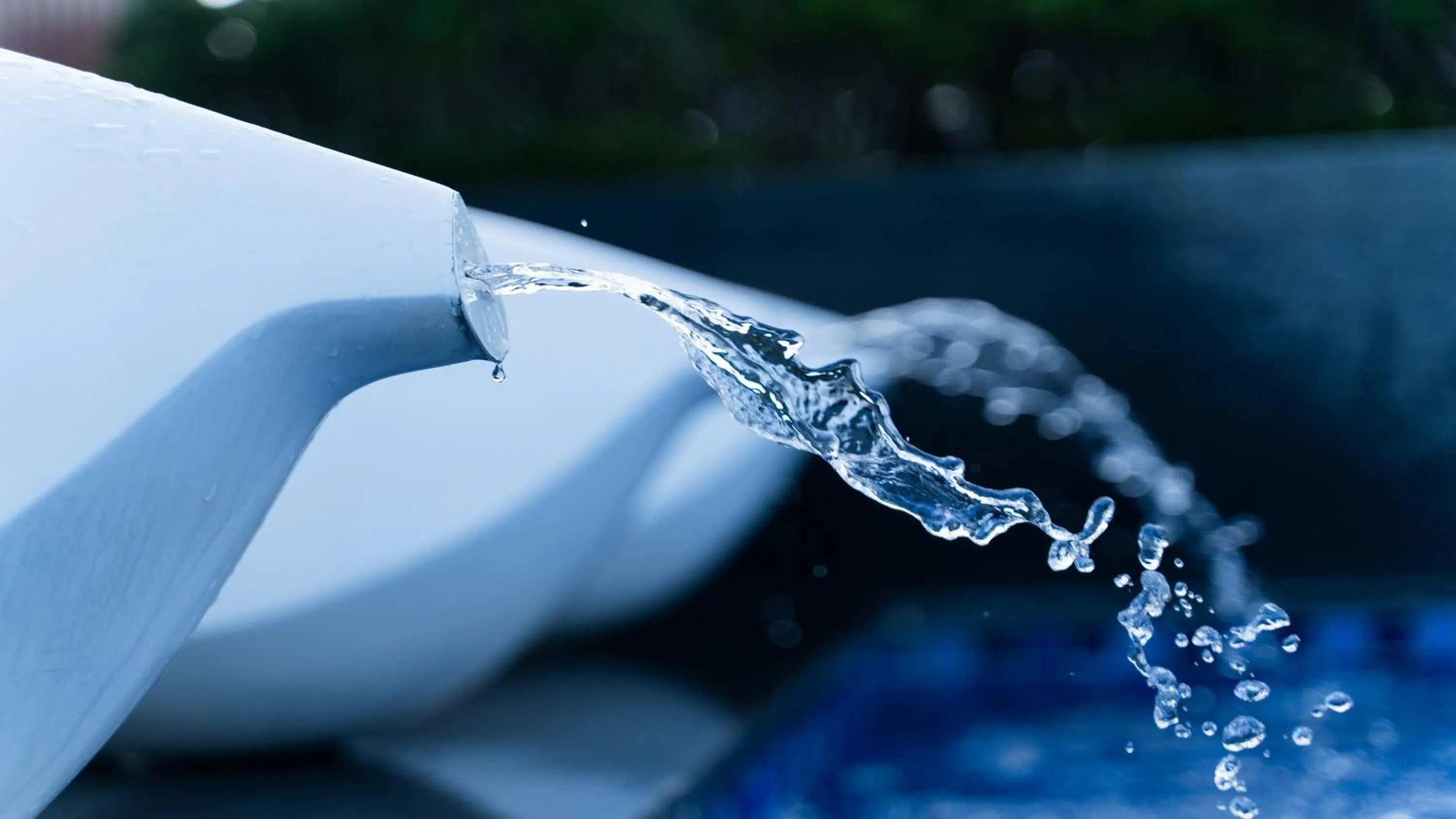 Swimming pool in InterContinental Zhuhai by IHG