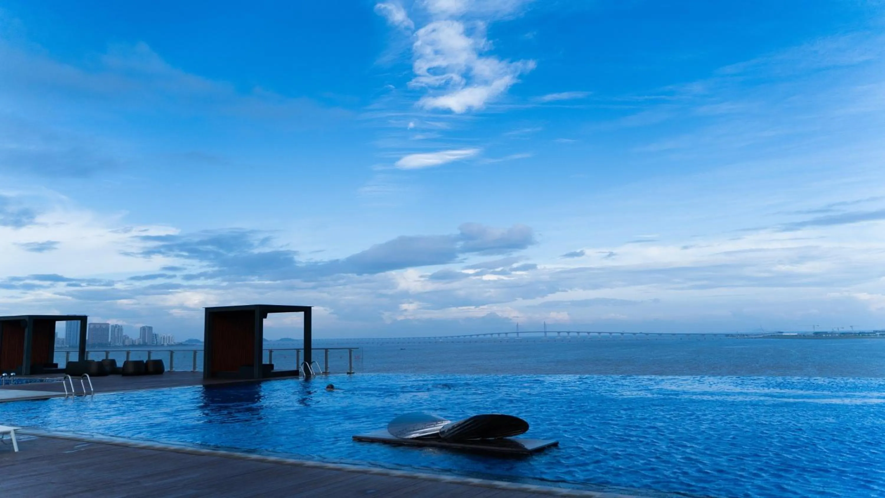 Swimming pool in InterContinental Zhuhai by IHG