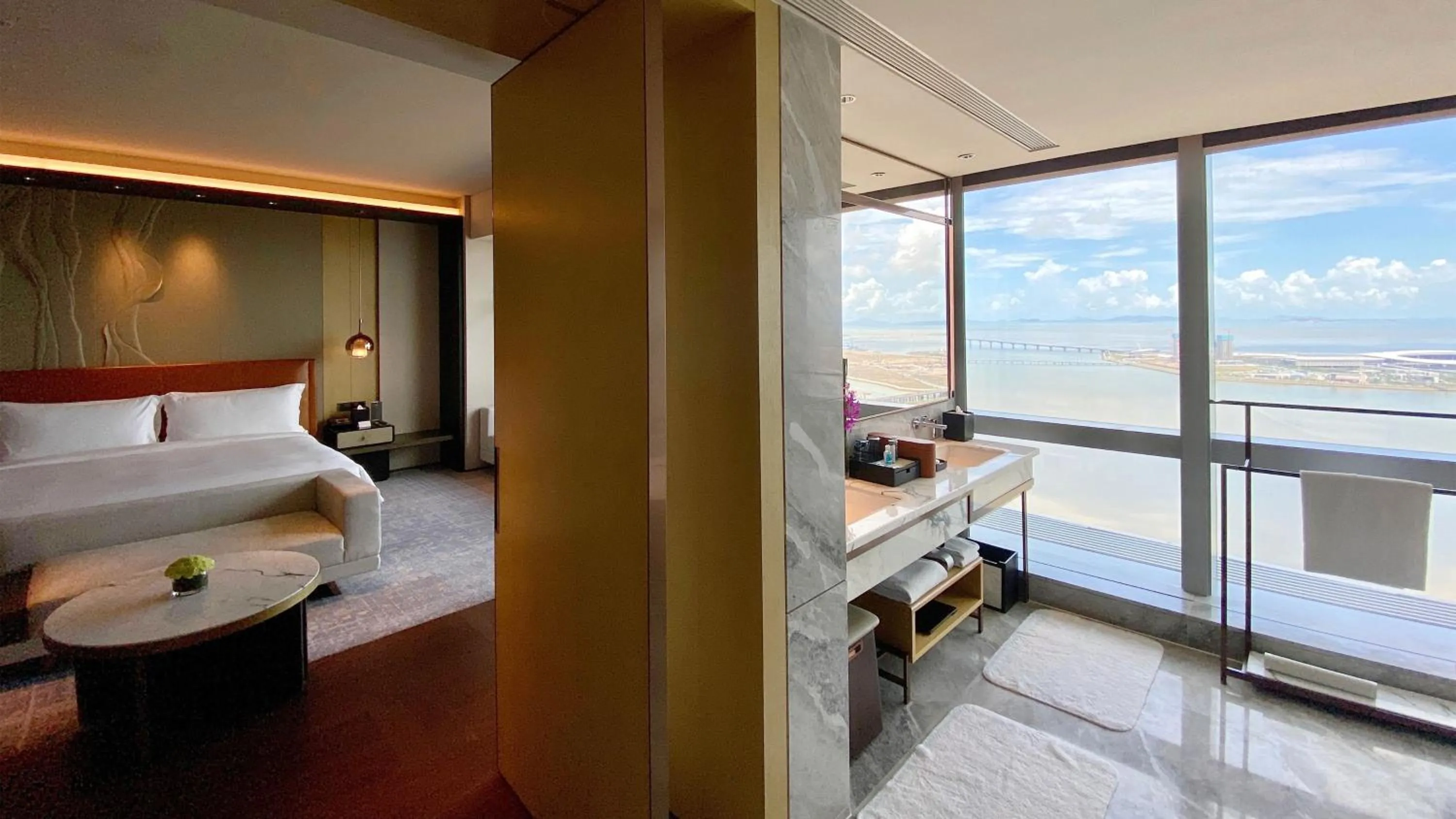 Photo of the whole room, Bed in InterContinental Zhuhai by IHG