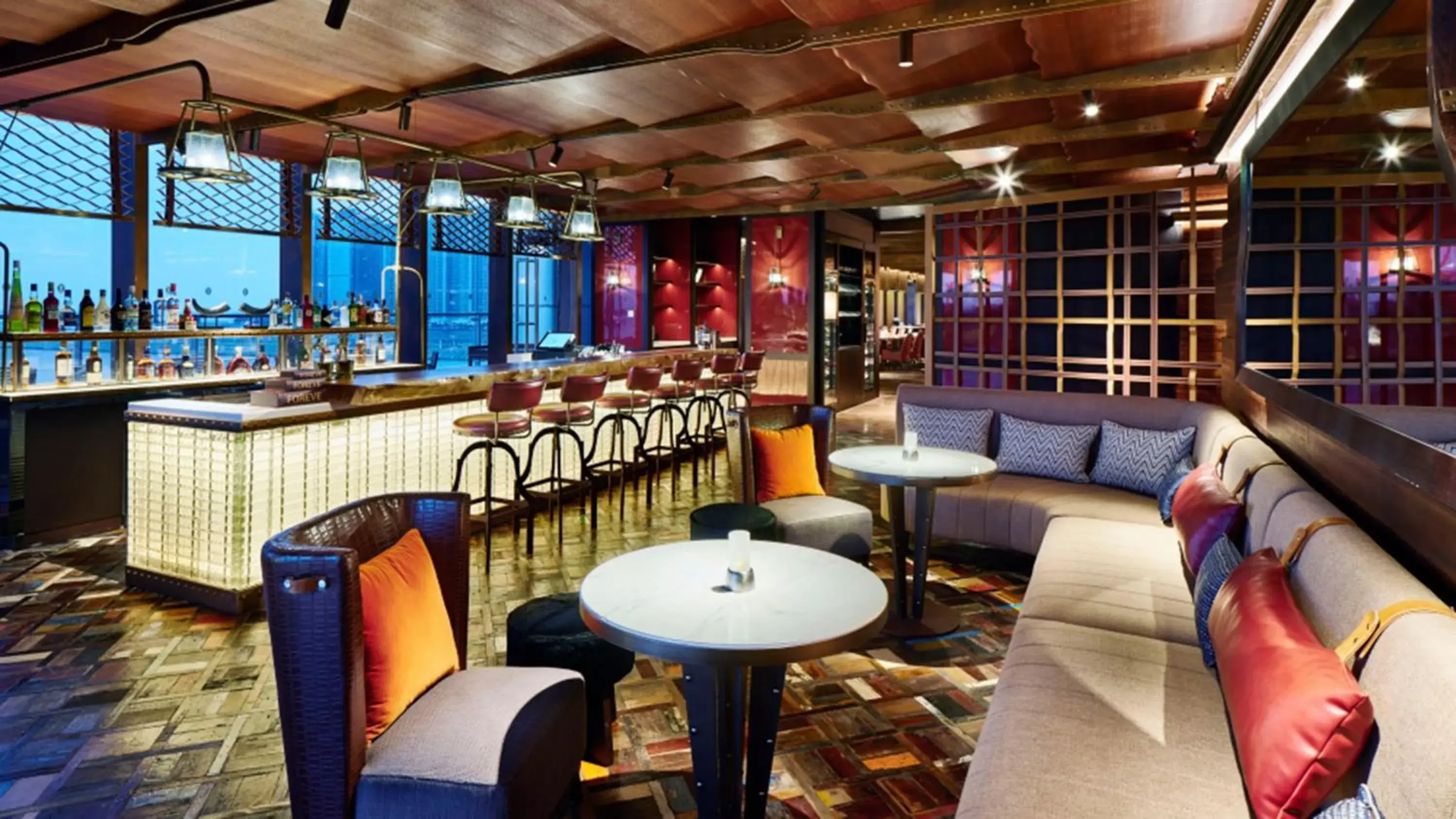 Lounge or bar in InterContinental Zhuhai by IHG Lounge or bar in InterContinental Zhuhai by IHG