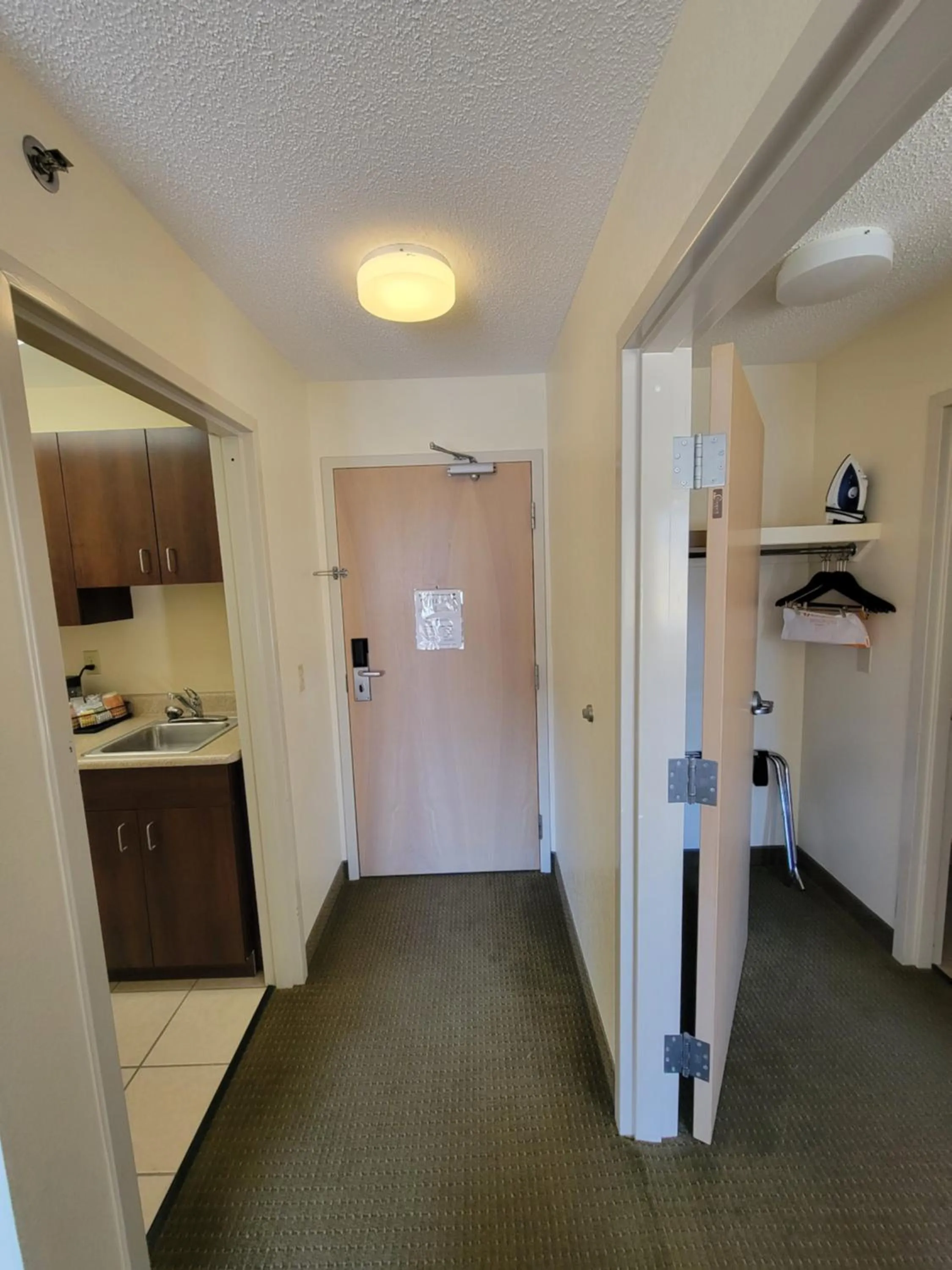 Kitchen or kitchenette in Quality Inn & Suites Prestonsburg next to Mountain Arts Center