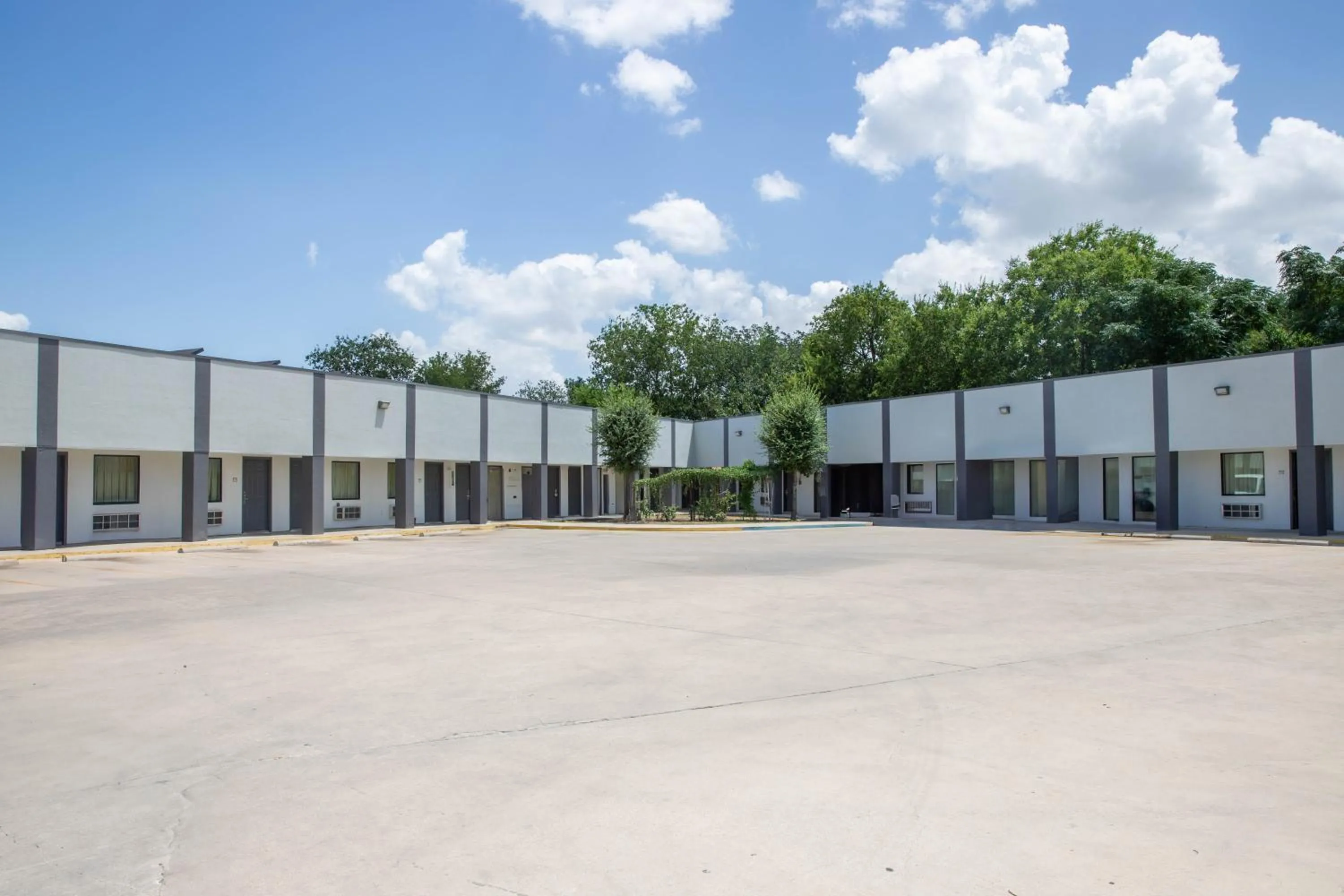 Nogalitos Motel