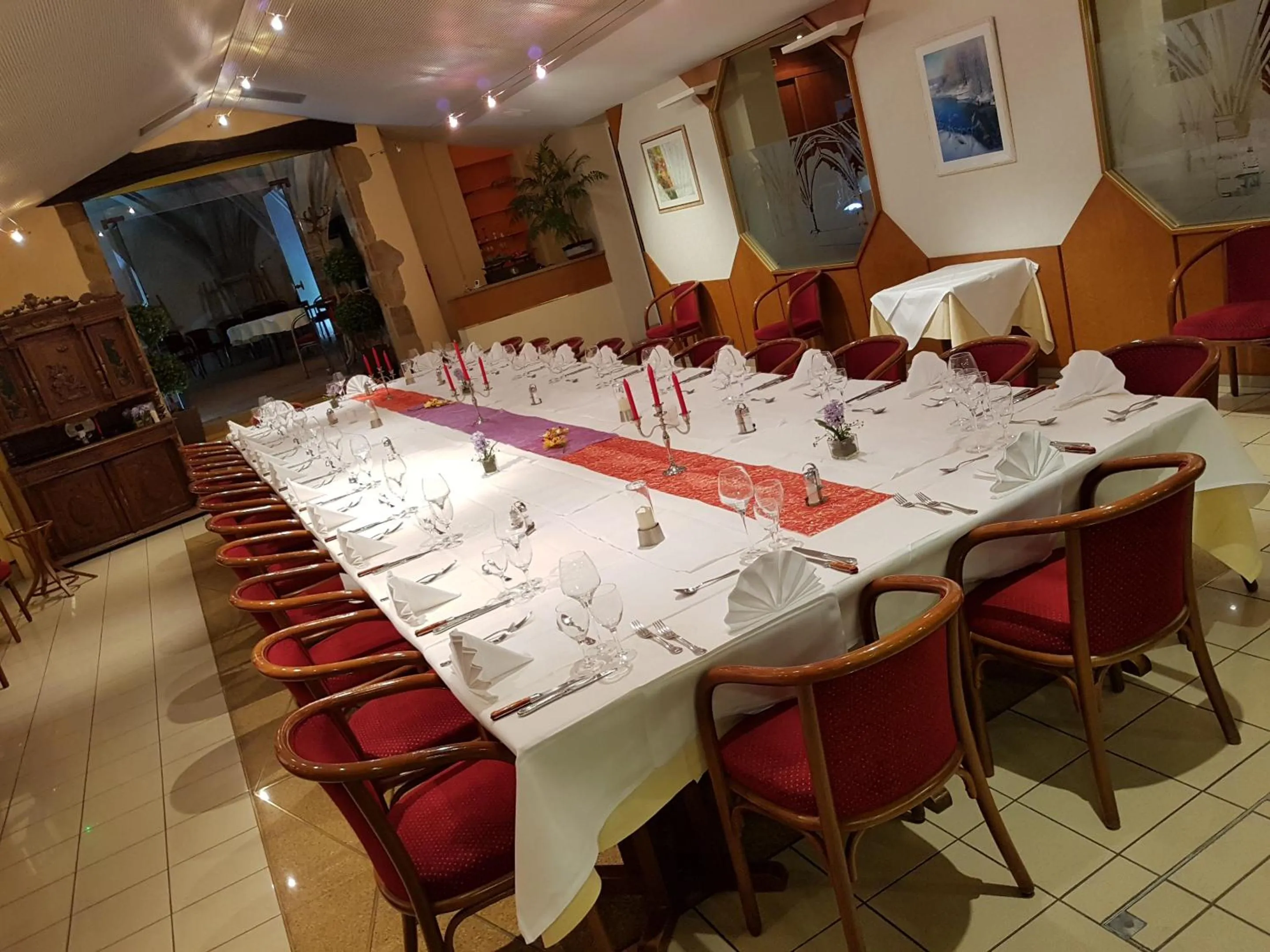 Restaurant/places to eat in Logis Hotel de Paris