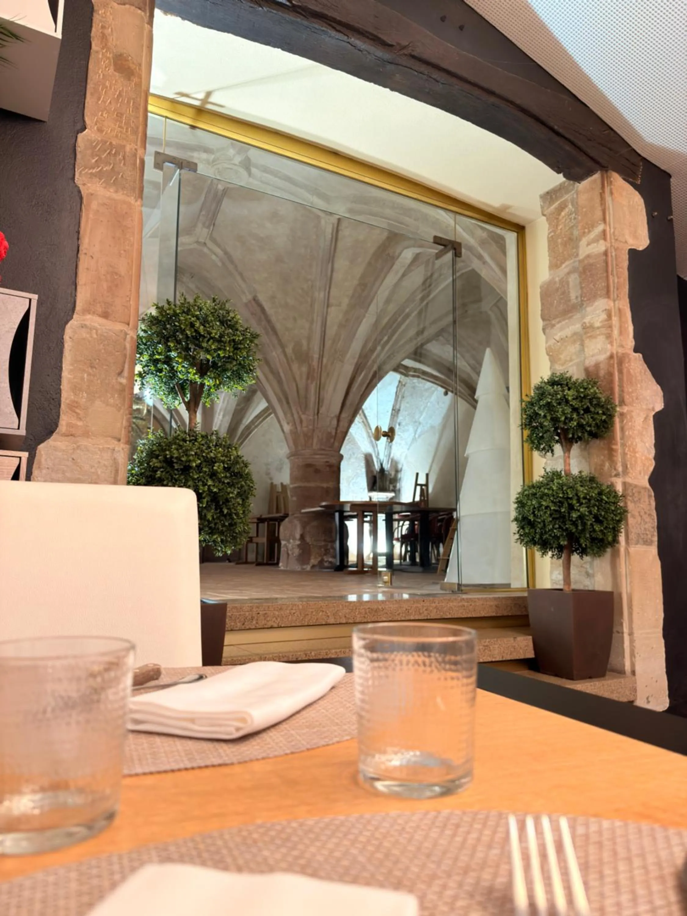 Restaurant/places to eat in Logis Hôtel de Paris - Restaurant - Pâtisserie