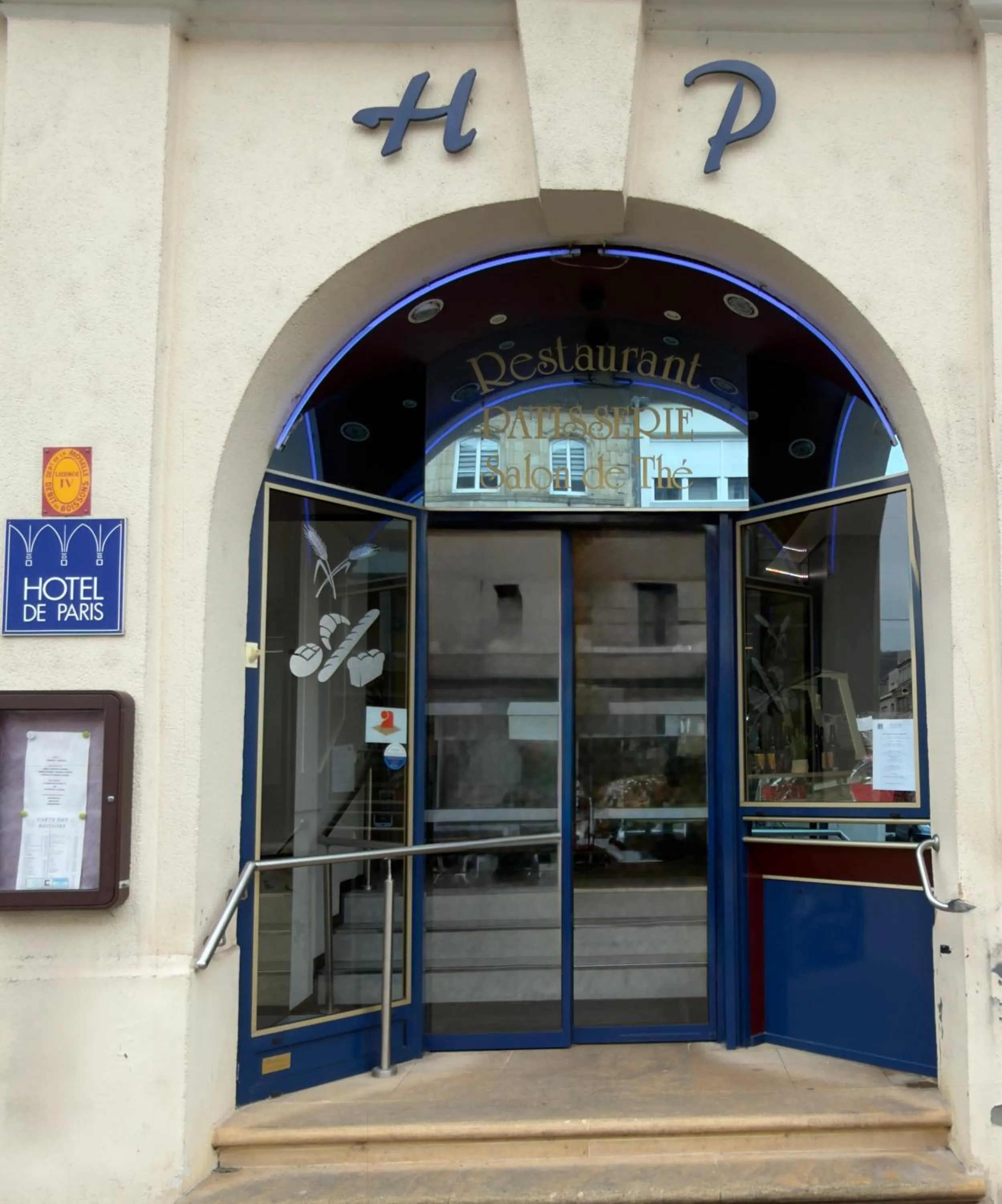 Facade/entrance in Logis Hôtel de Paris - Restaurant - Pâtisserie