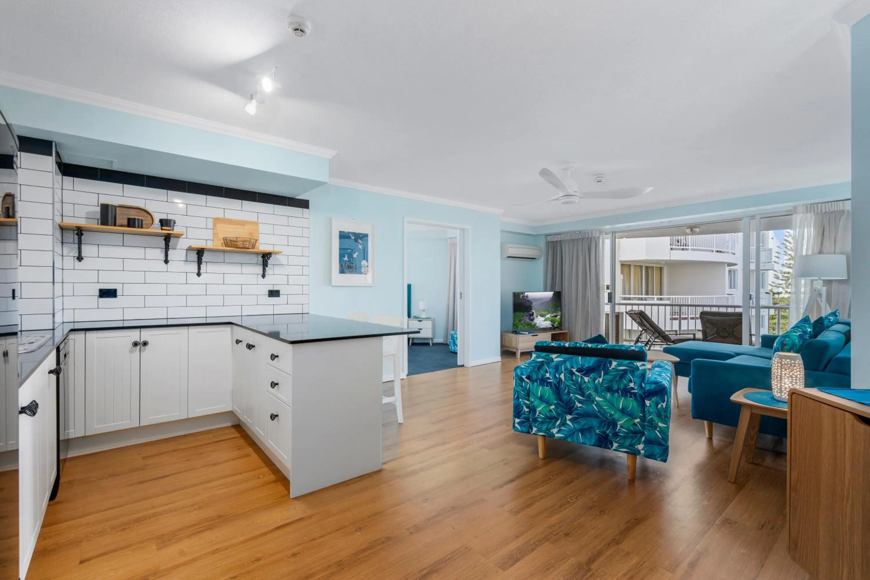 Kitchen or kitchenette in Sovereign on the Gold Coast