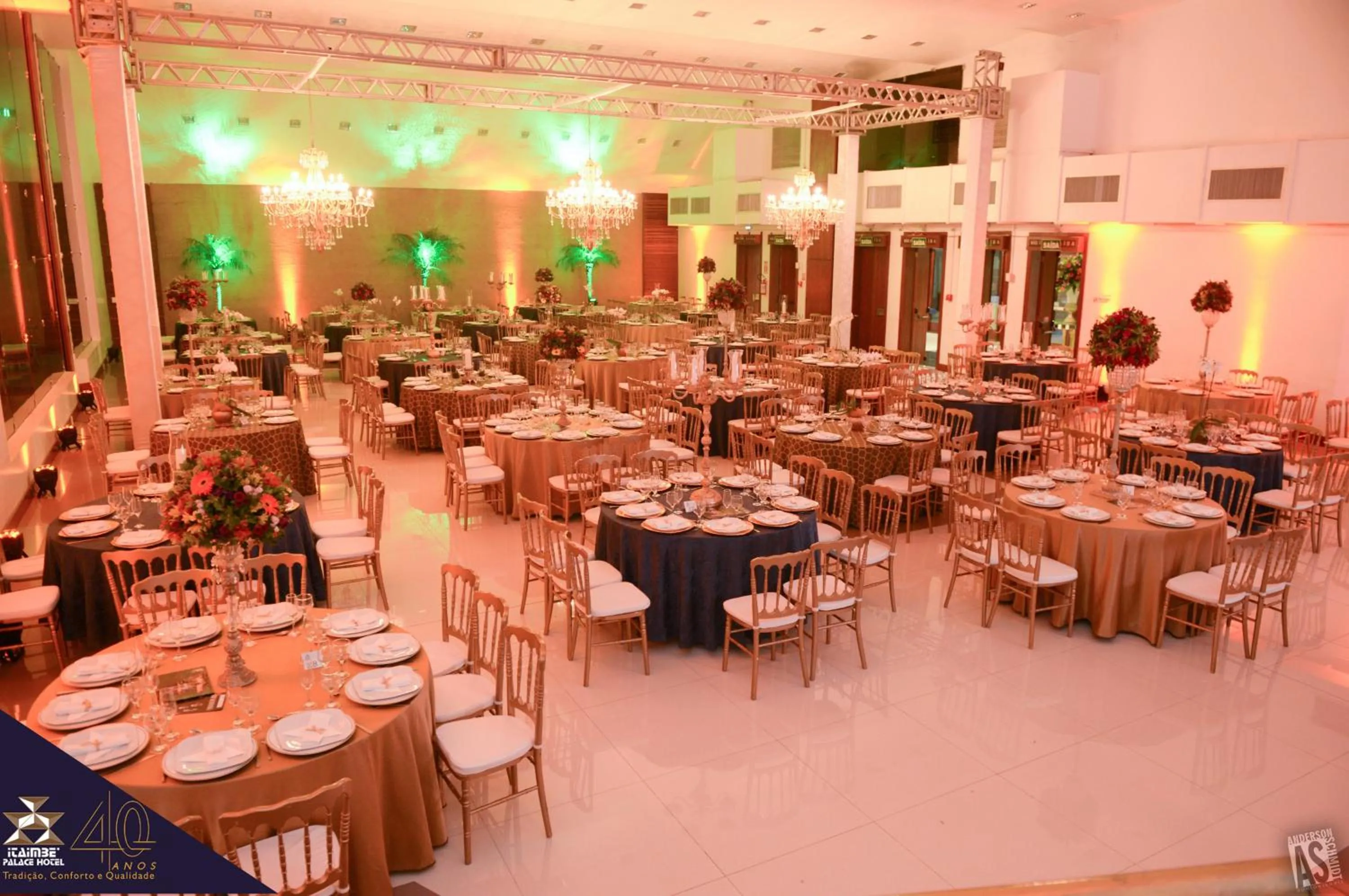 On site in Itaimbé Palace Hotel