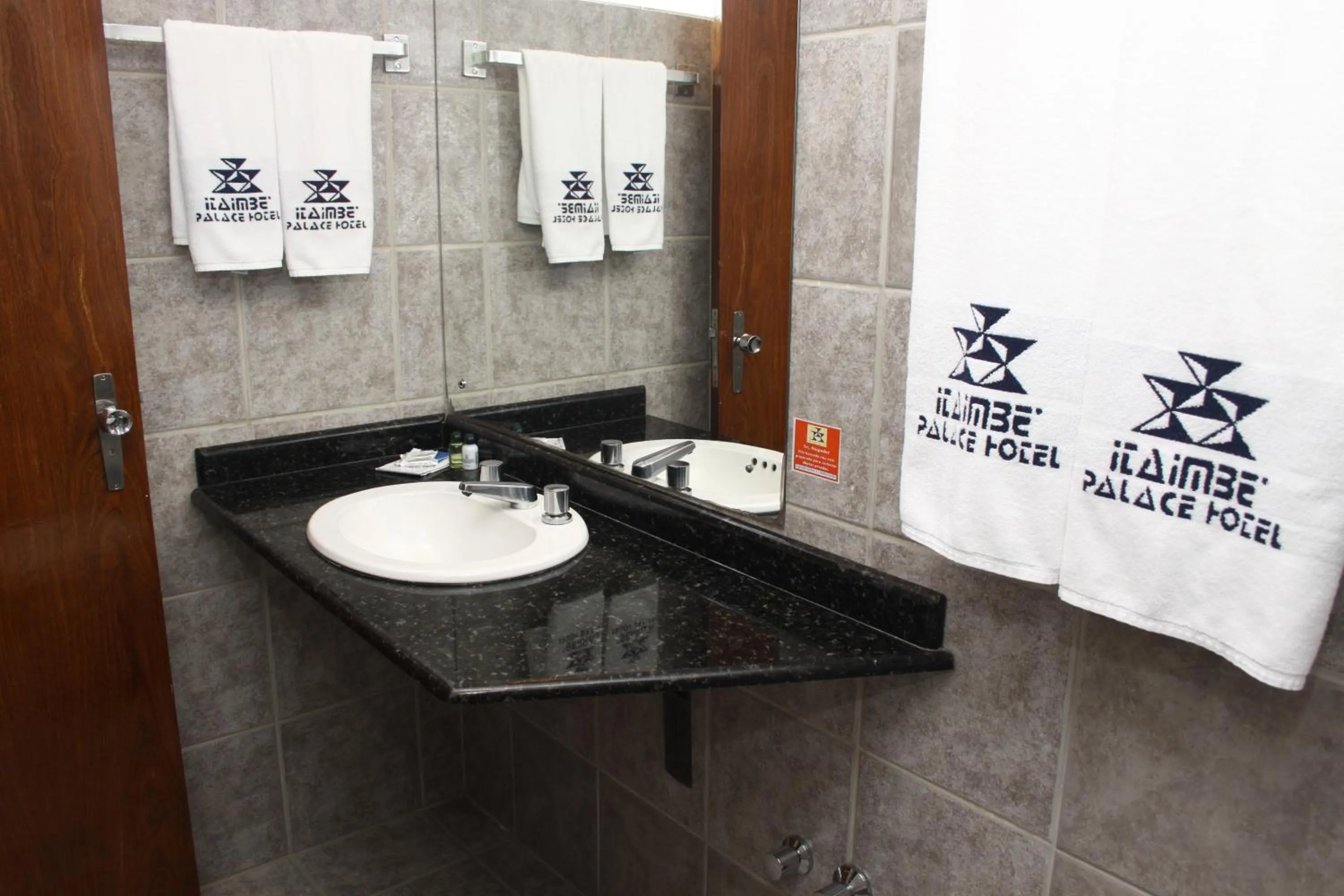 Bathroom in Itaimbé Palace Hotel