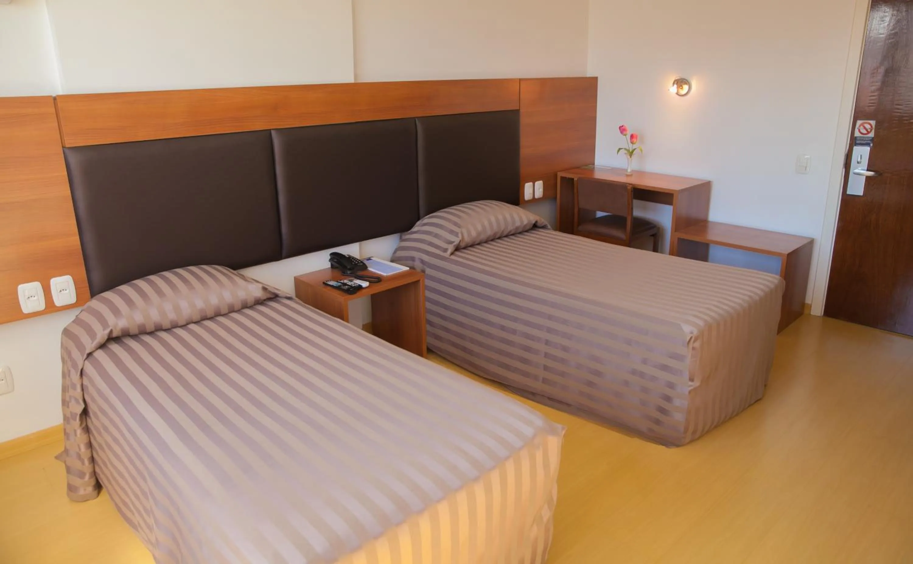 Bathroom, Bed in Itaimbé Palace Hotel