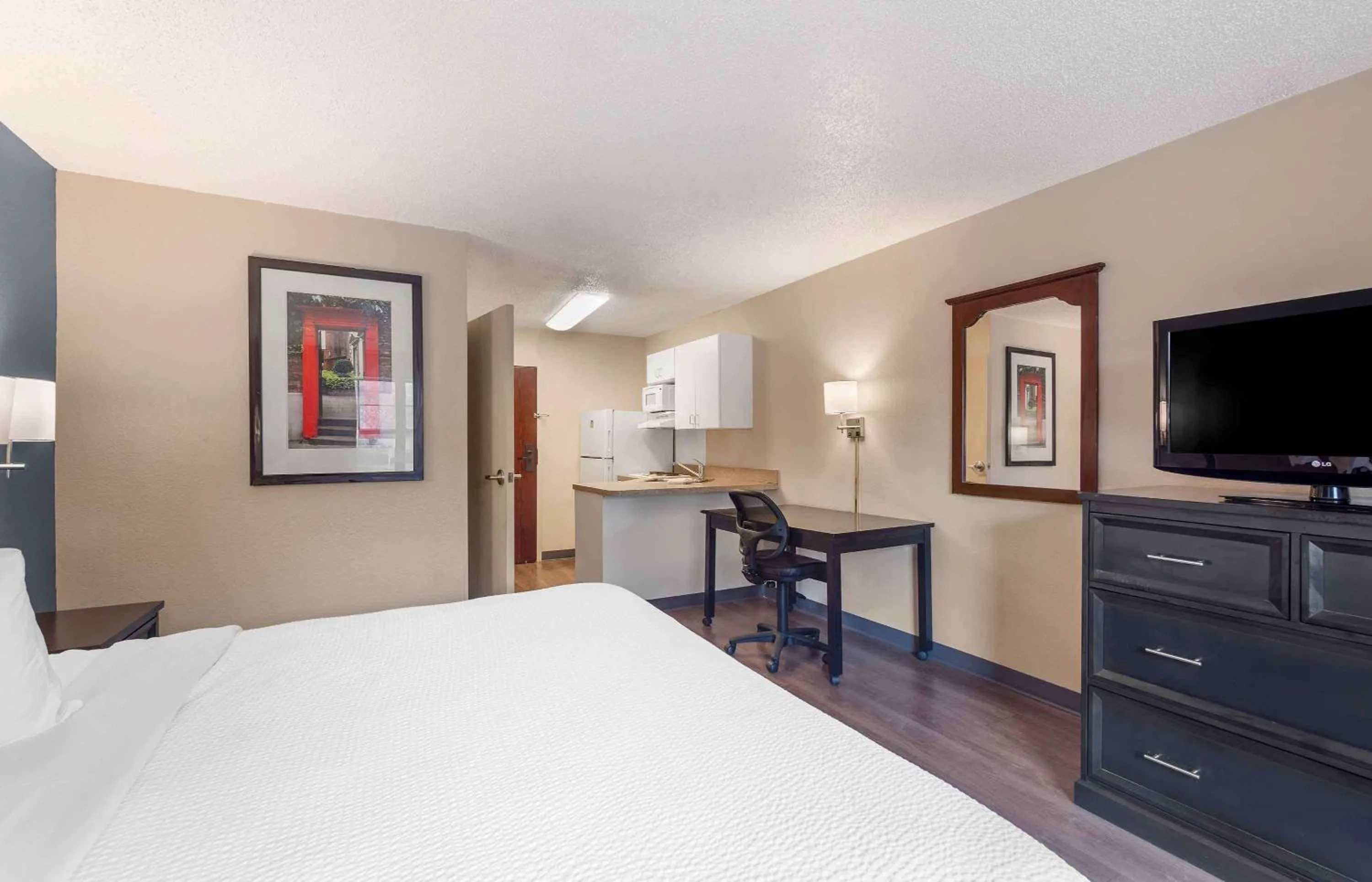 Bedroom, Bed in Extended Stay America Suites - Memphis - Germantown West