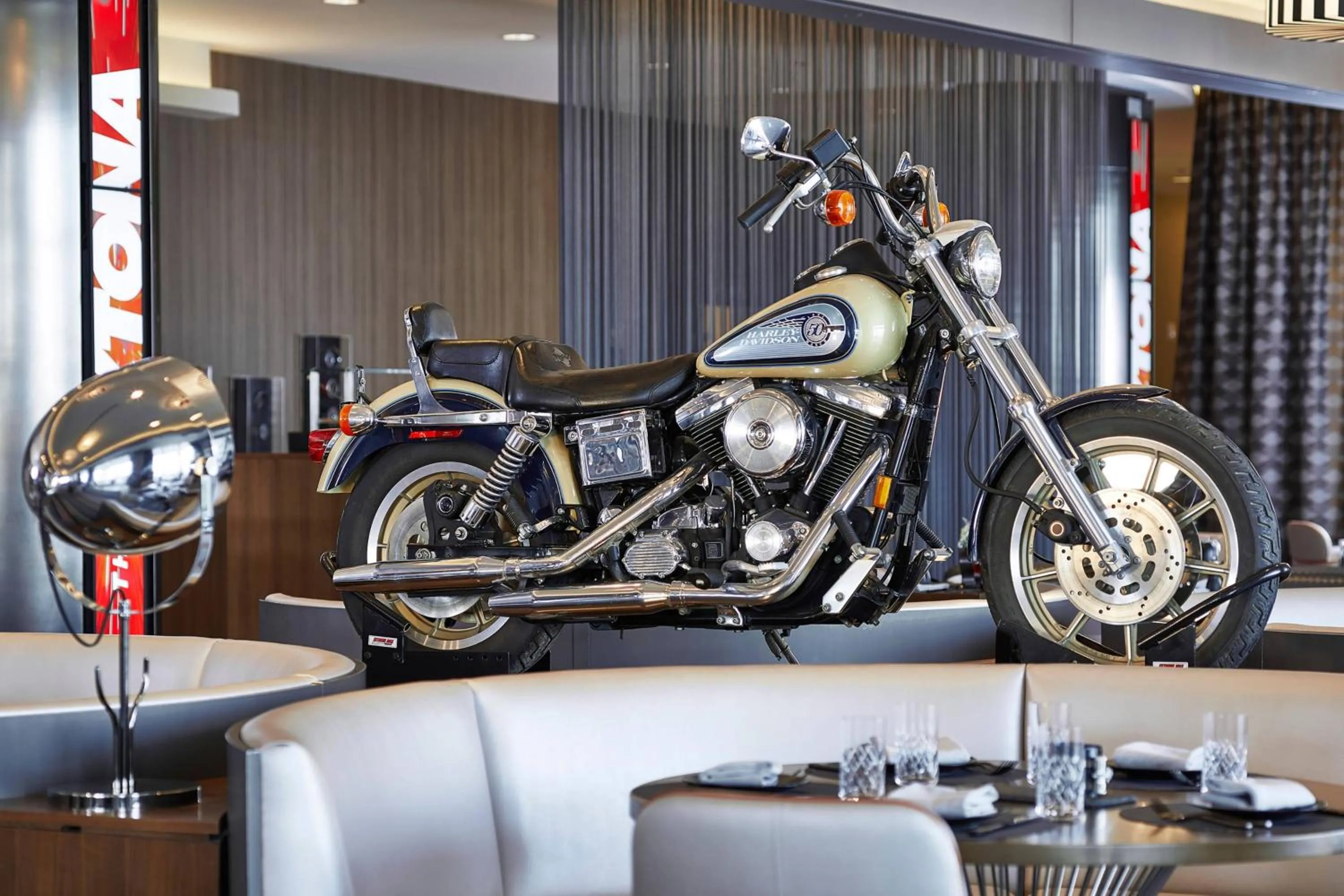 Restaurant/places to eat in The Daytona, Autograph Collection