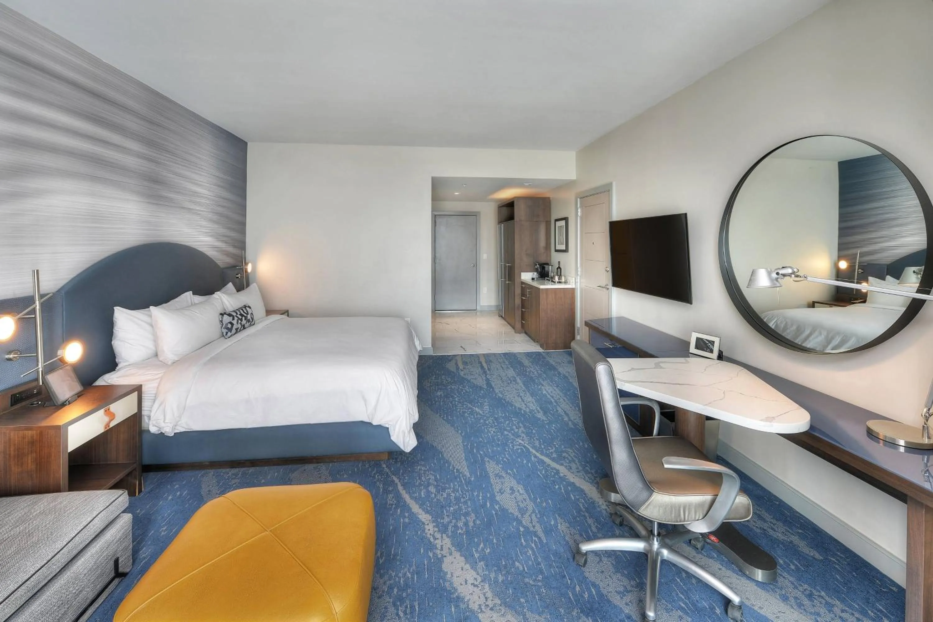 Photo of the whole room, Bed in The Daytona, Autograph Collection