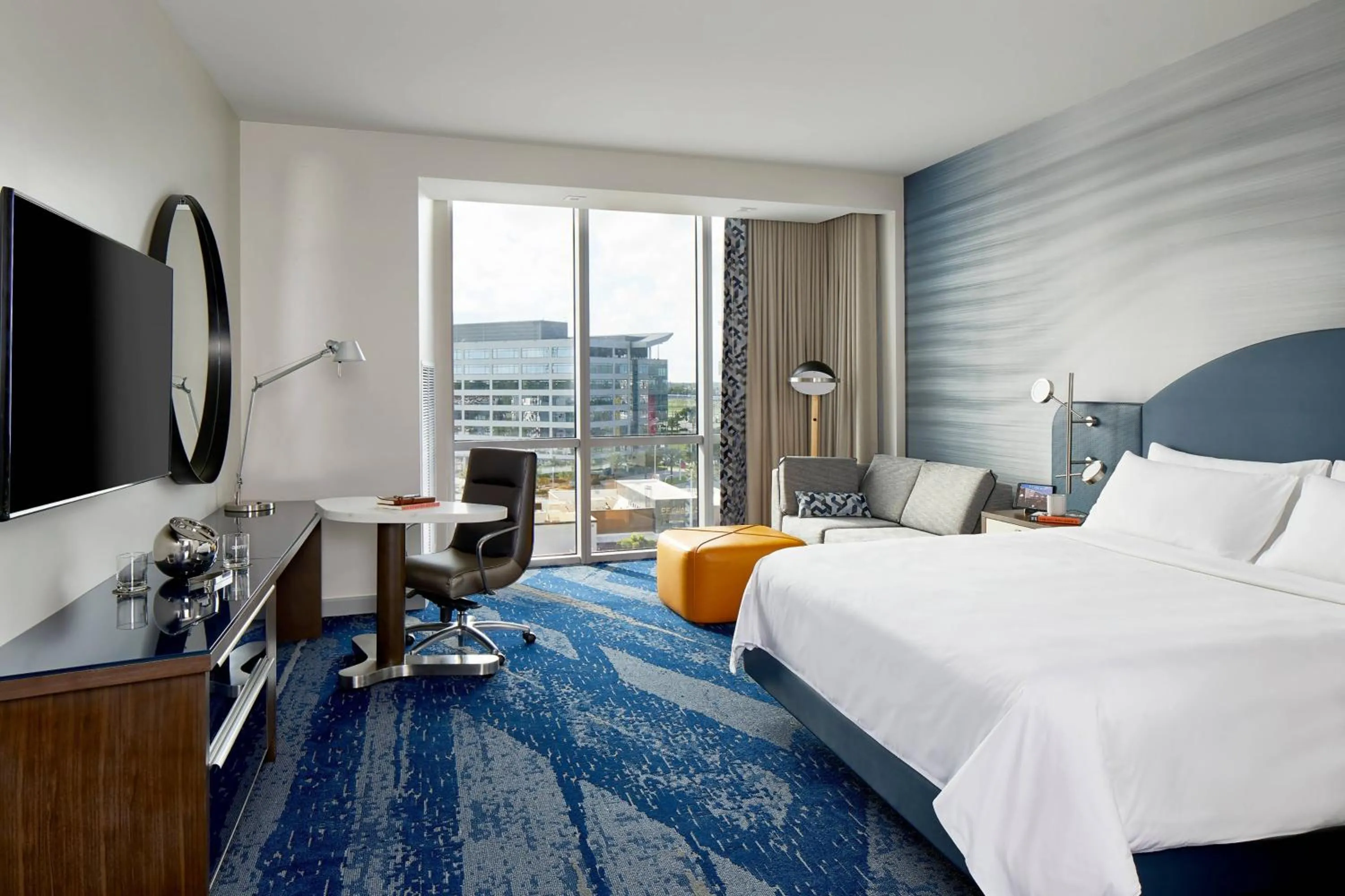 Photo of the whole room, Bed in The Daytona, Autograph Collection