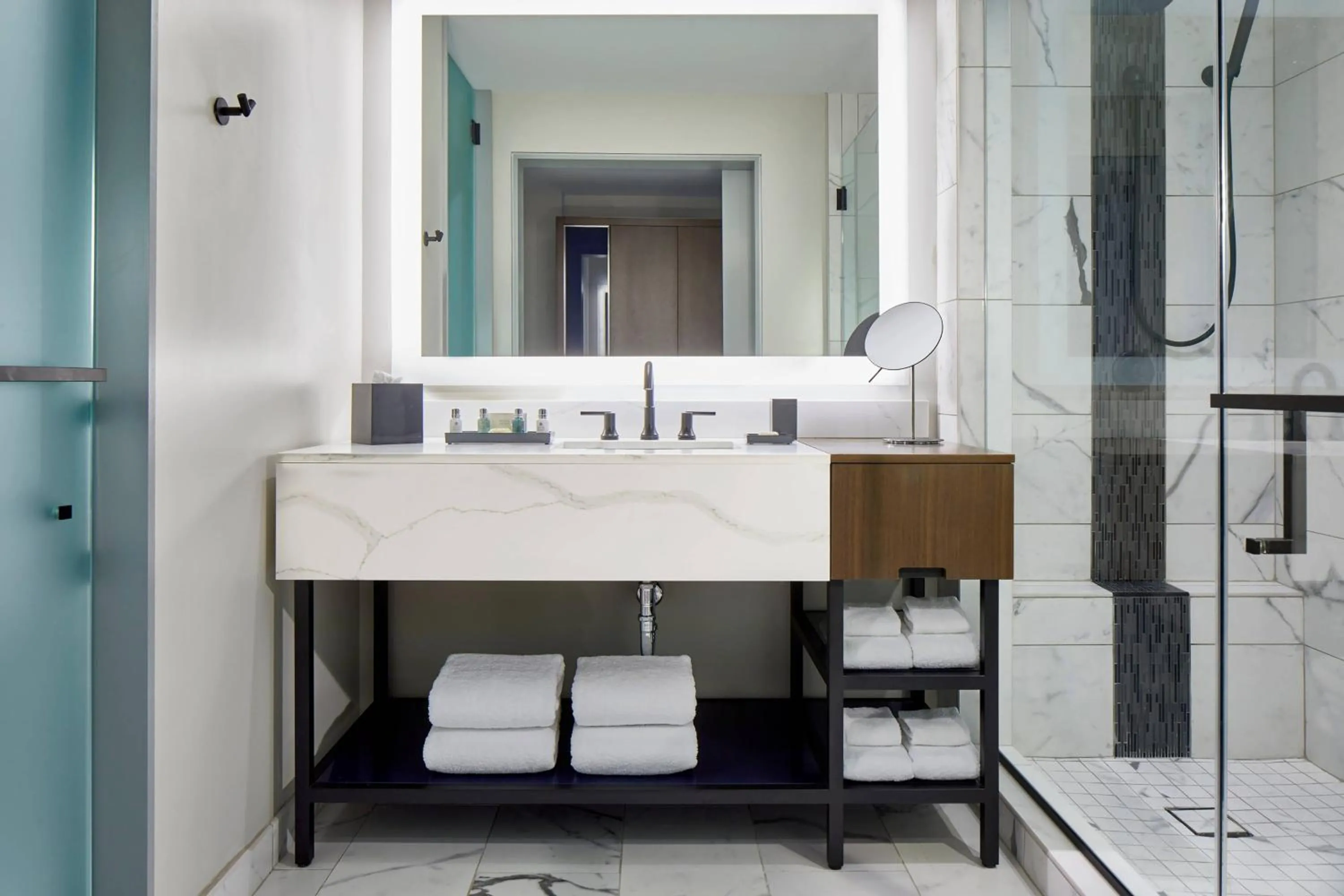 Bathroom in The Daytona, Autograph Collection