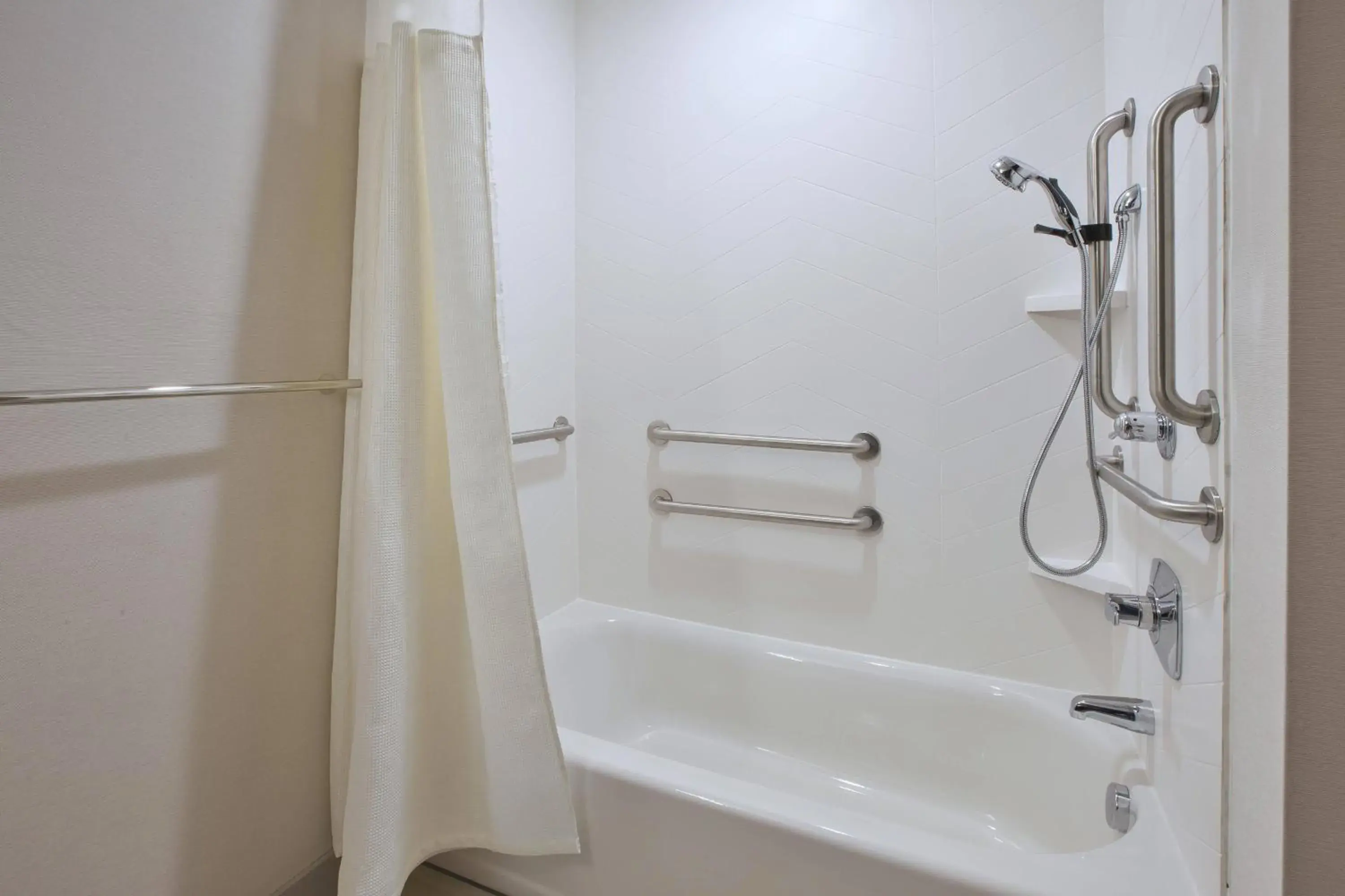 Guest Room, 1 King in Fairfield Inn & Suites by Marriott Flint Grand Blanc Guest Room, 1 King in Fairfield Inn & Suites by Marriott Flint Grand Blanc