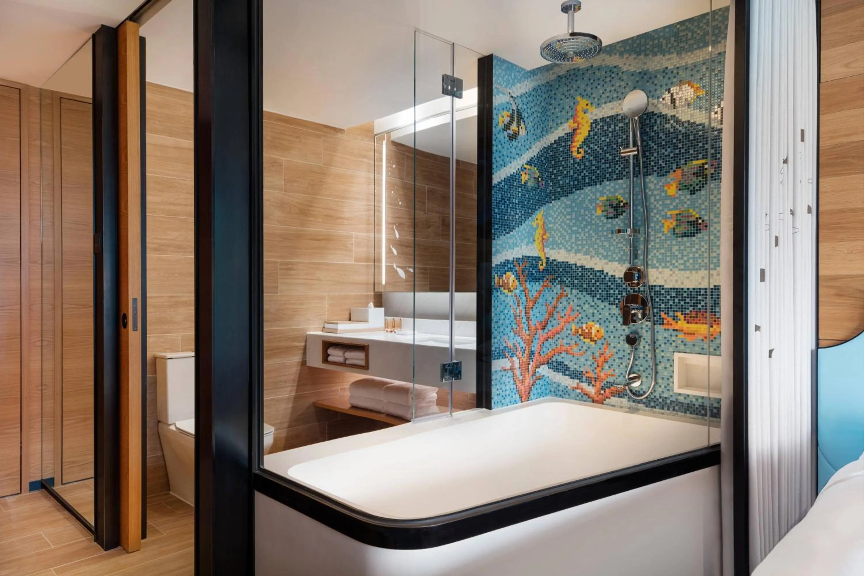 Bathroom, Bed in Hong Kong Ocean Park Marriott Hotel