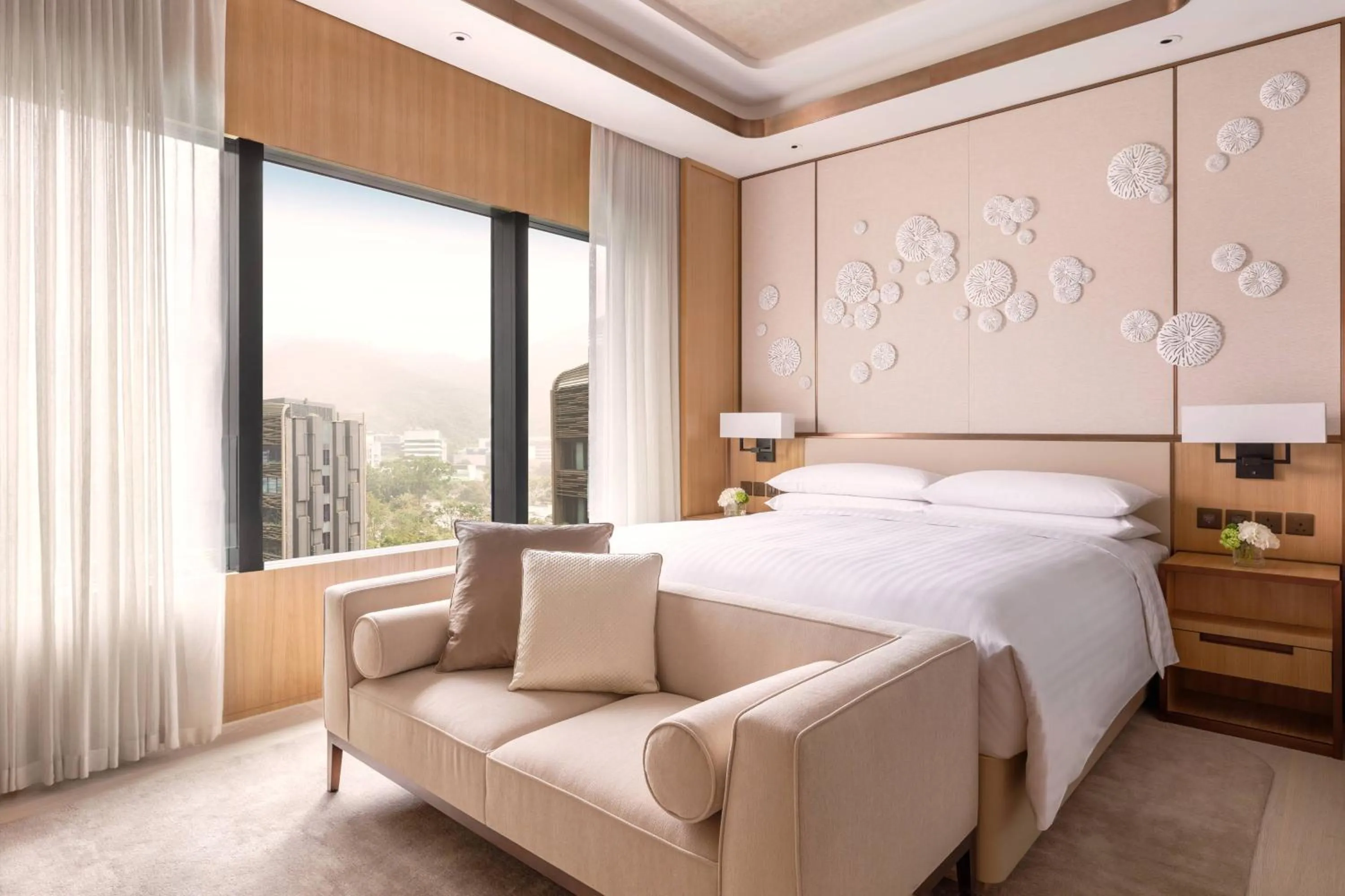 Photo of the whole room, Bed in Hong Kong Ocean Park Marriott Hotel