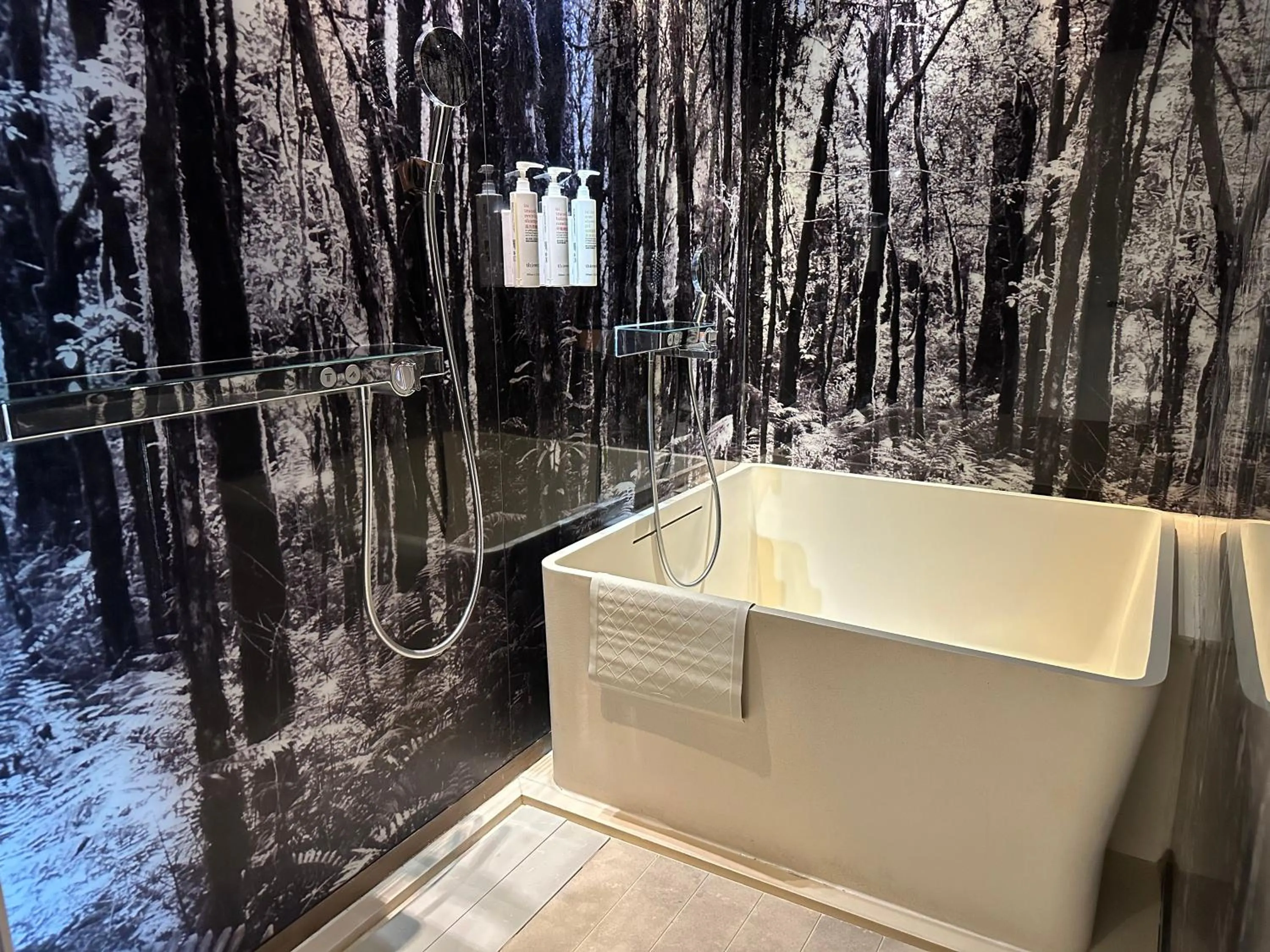 Bathroom in Hong Kong Ocean Park Marriott Hotel