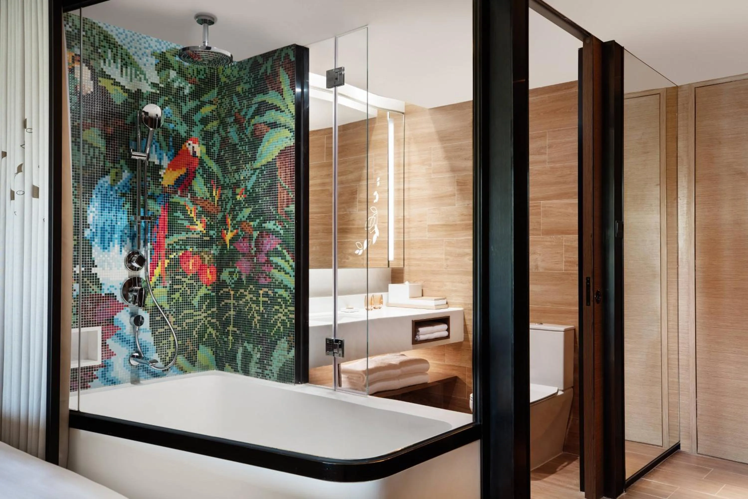 Bathroom, Bed in Hong Kong Ocean Park Marriott Hotel