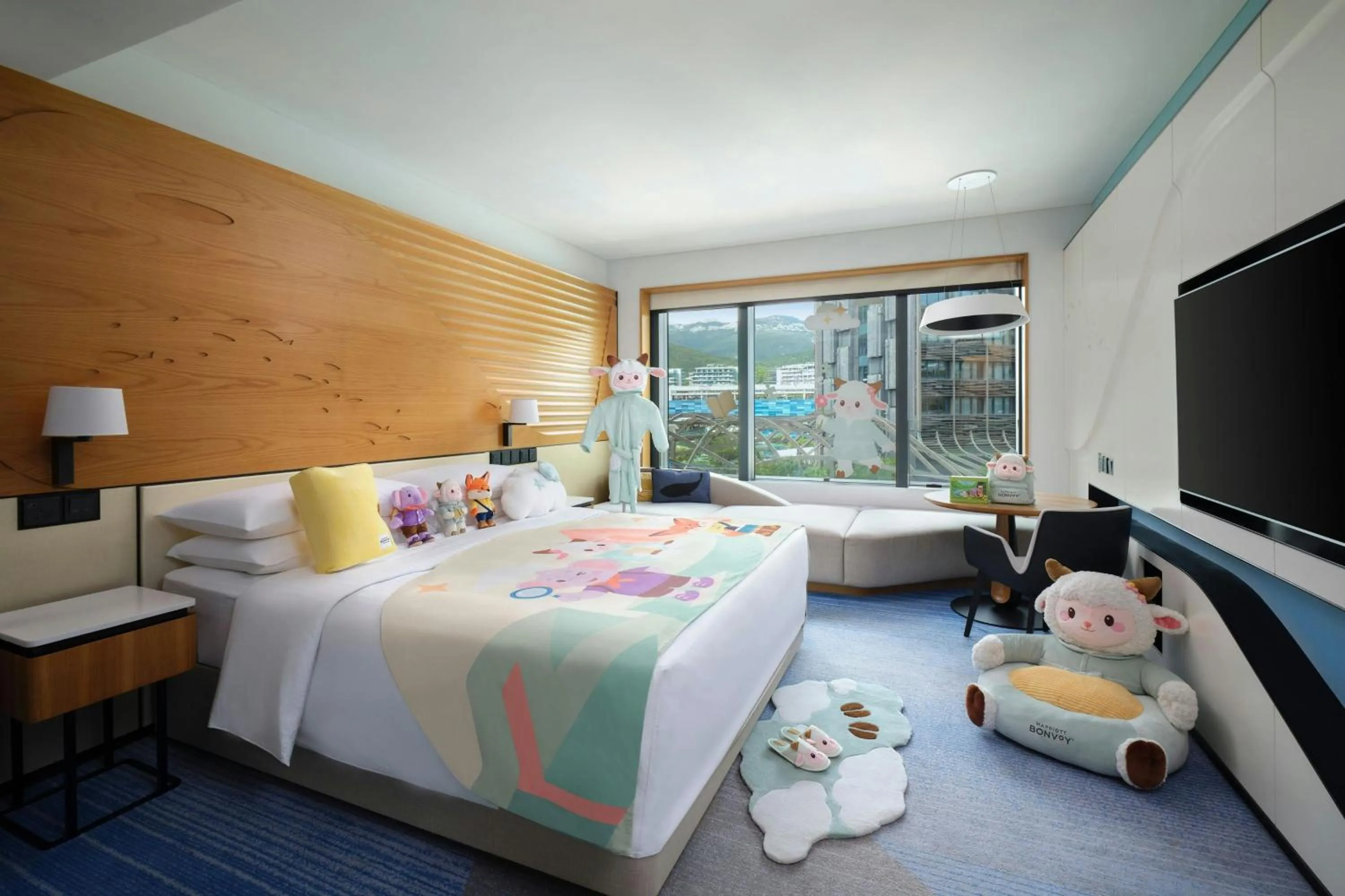 Photo of the whole room, Bed in Hong Kong Ocean Park Marriott Hotel