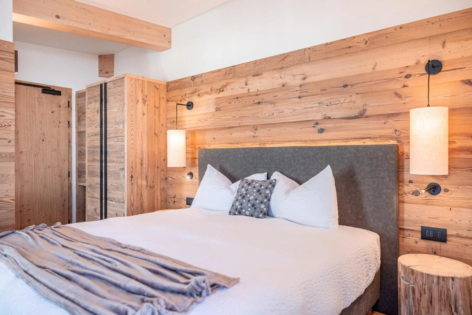 Bed in Albergo Vezzana