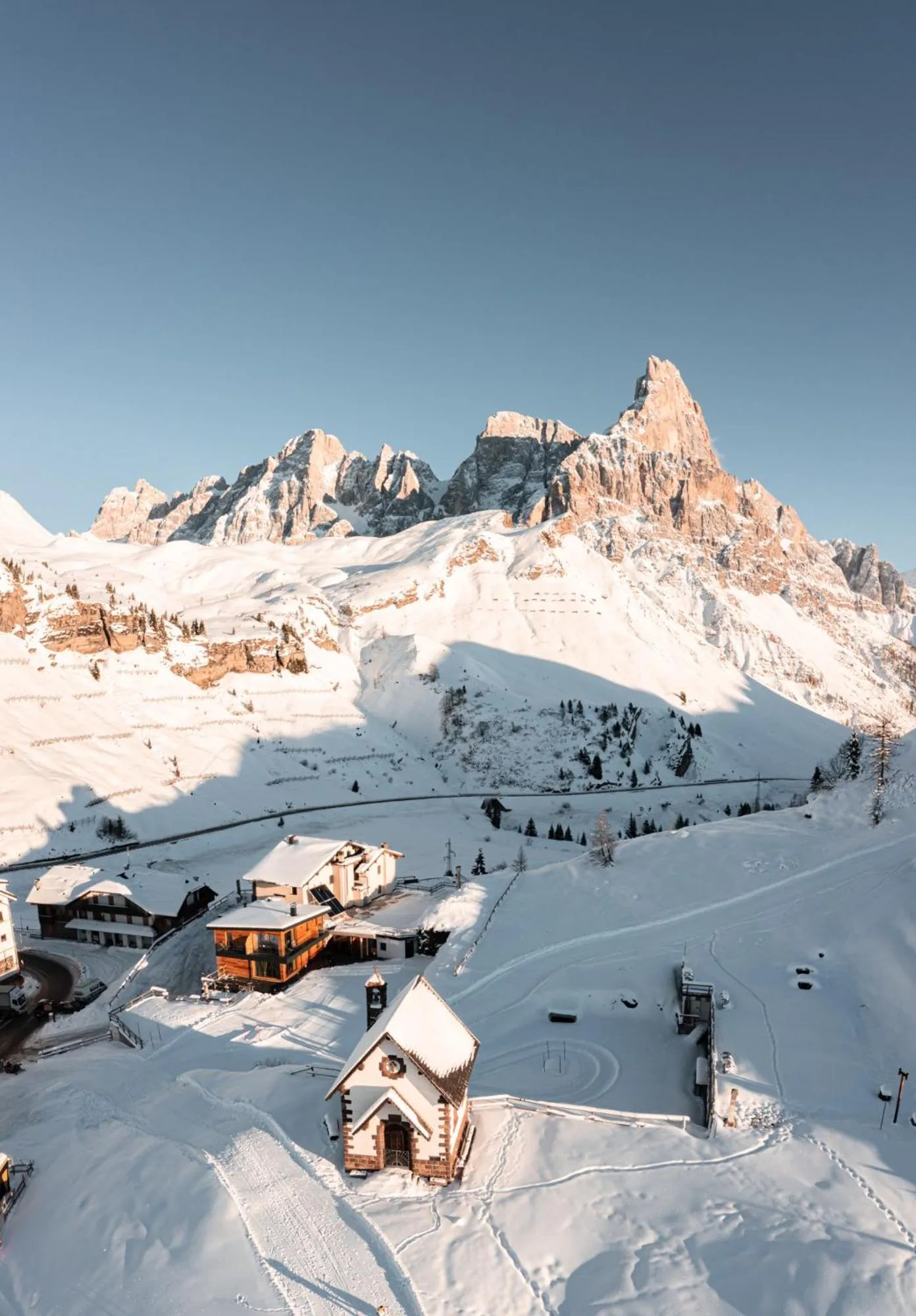 Property building in Albergo Vezzana