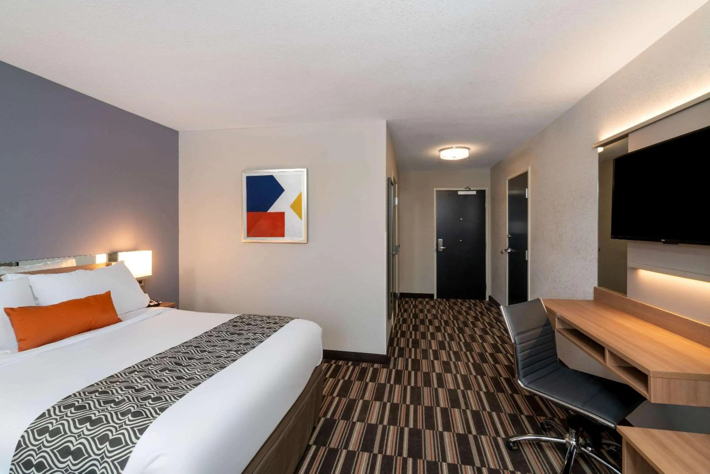 Photo of the whole room in Microtel Inn & Suites by Wyndham Carlisle
