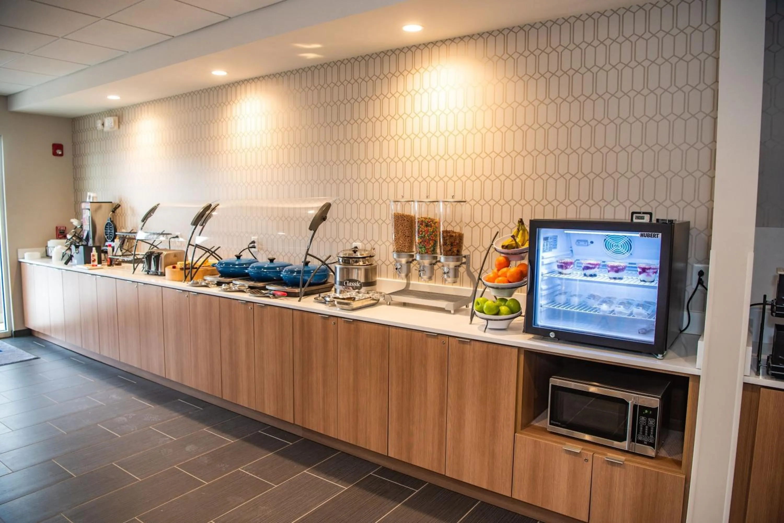 Breakfast in Microtel Inn & Suites by Wyndham Carlisle