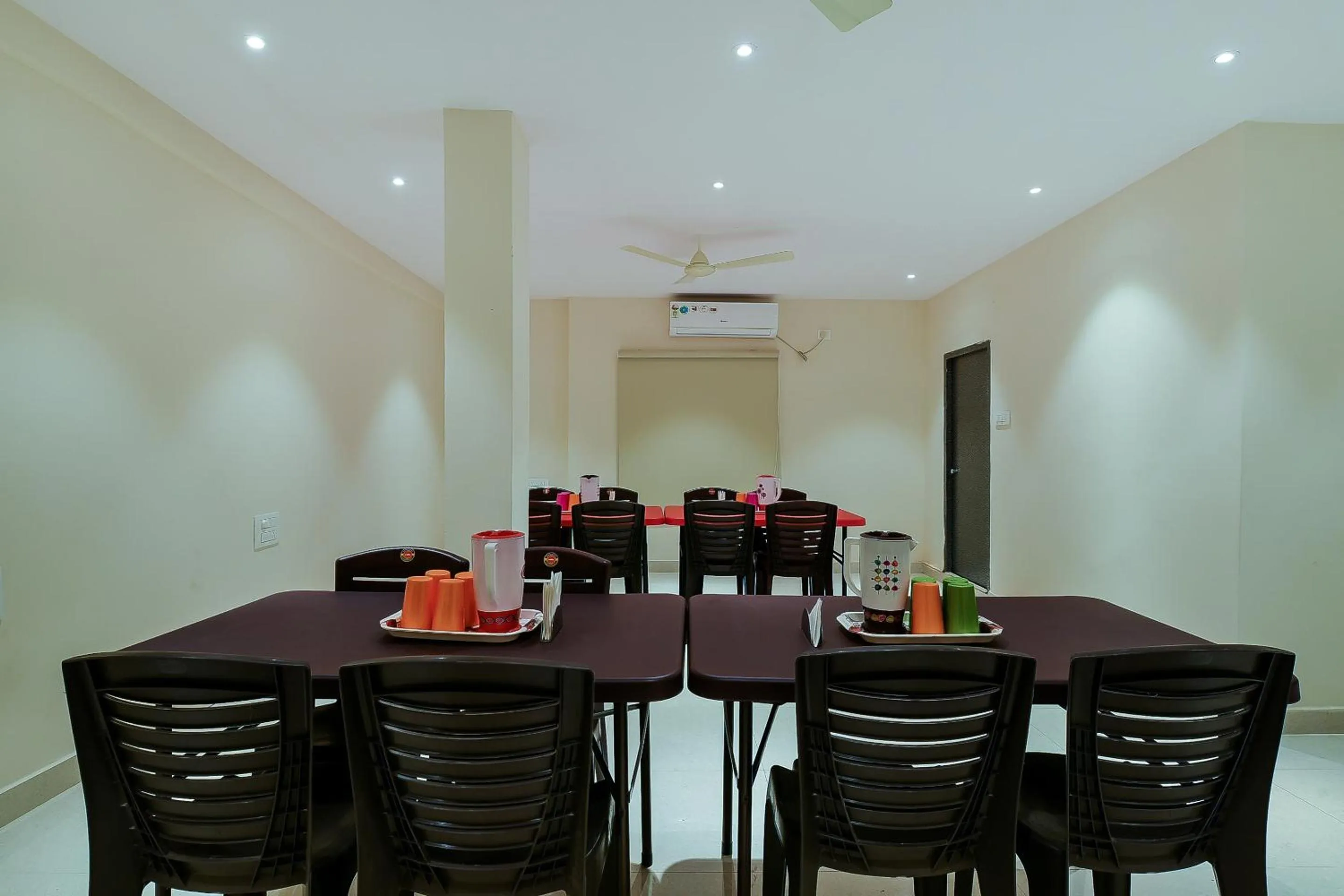 Restaurant/places to eat in Super Capital O Siddartha Grand