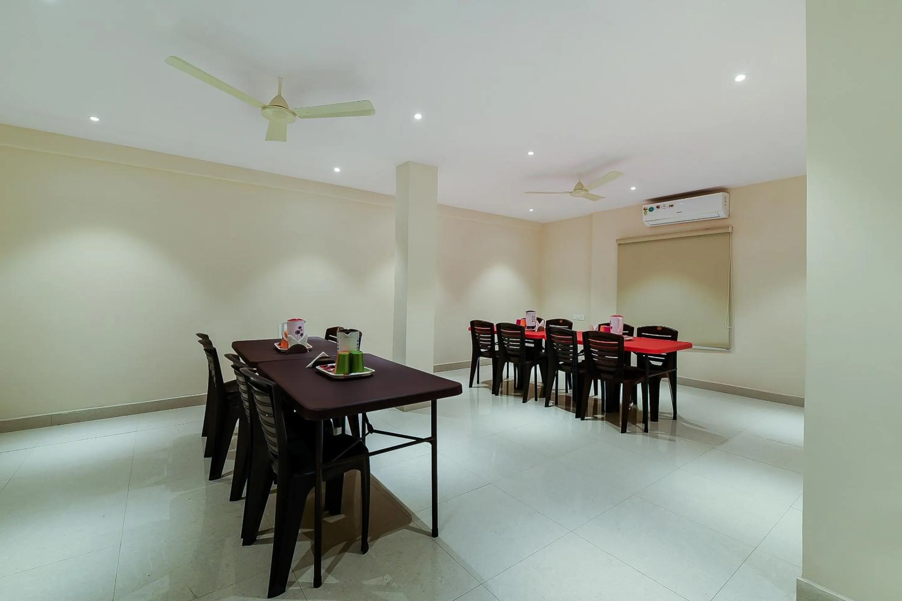 Restaurant/places to eat in Super Capital O Siddartha Grand