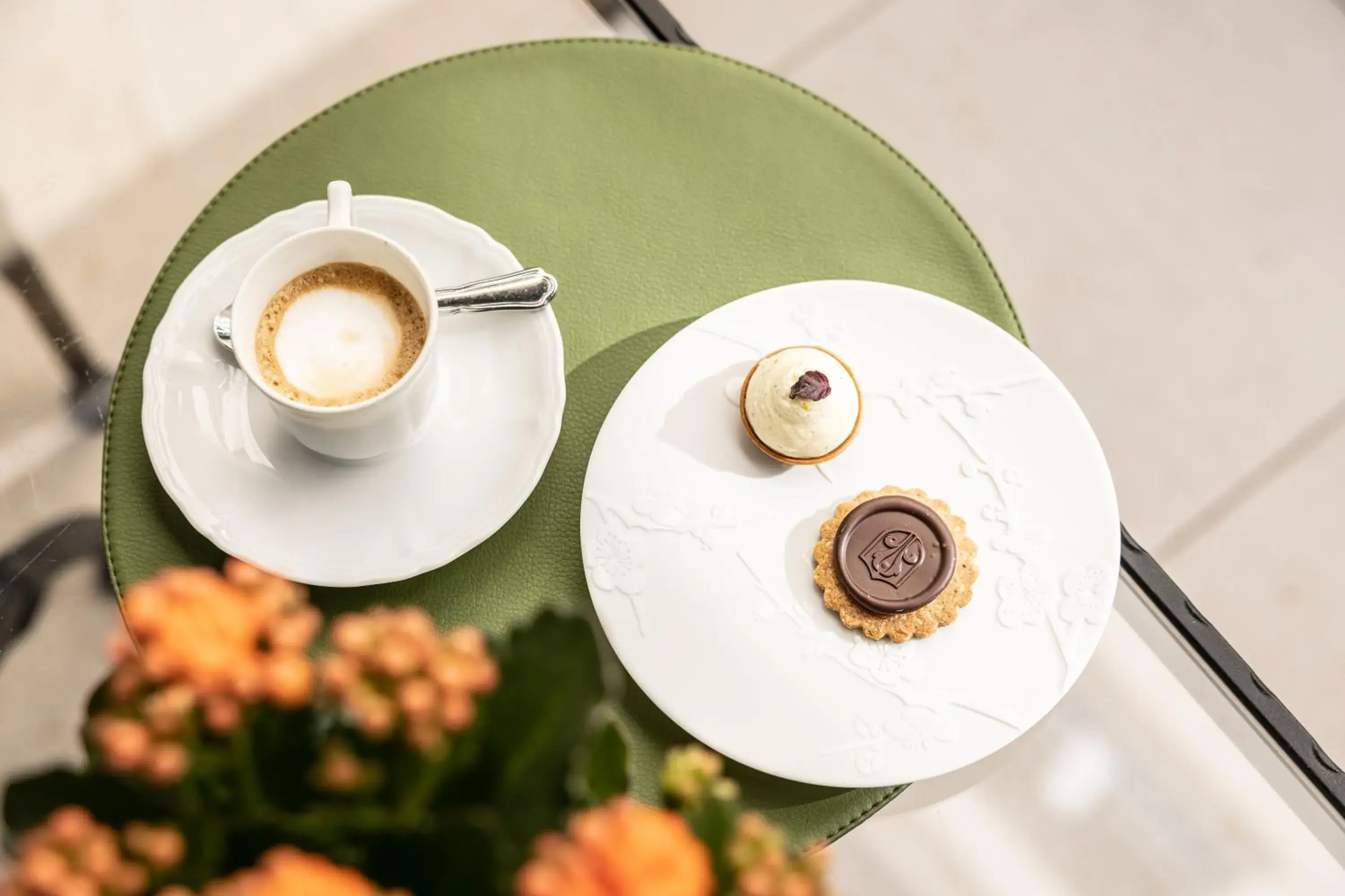 Lounge or bar in Auberge du Jeu de Paume Lounge or bar in Auberge du Jeu de Paume