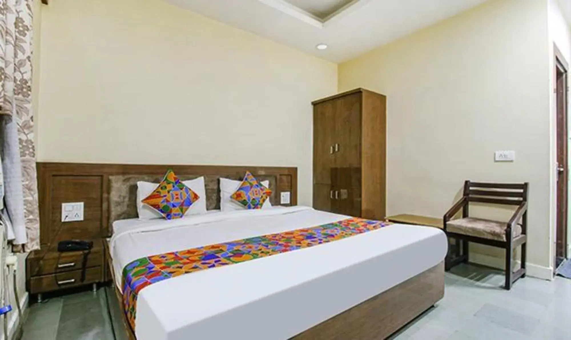 Bed in FabHotel Silver Inn I Bed in FabHotel Silver Inn I