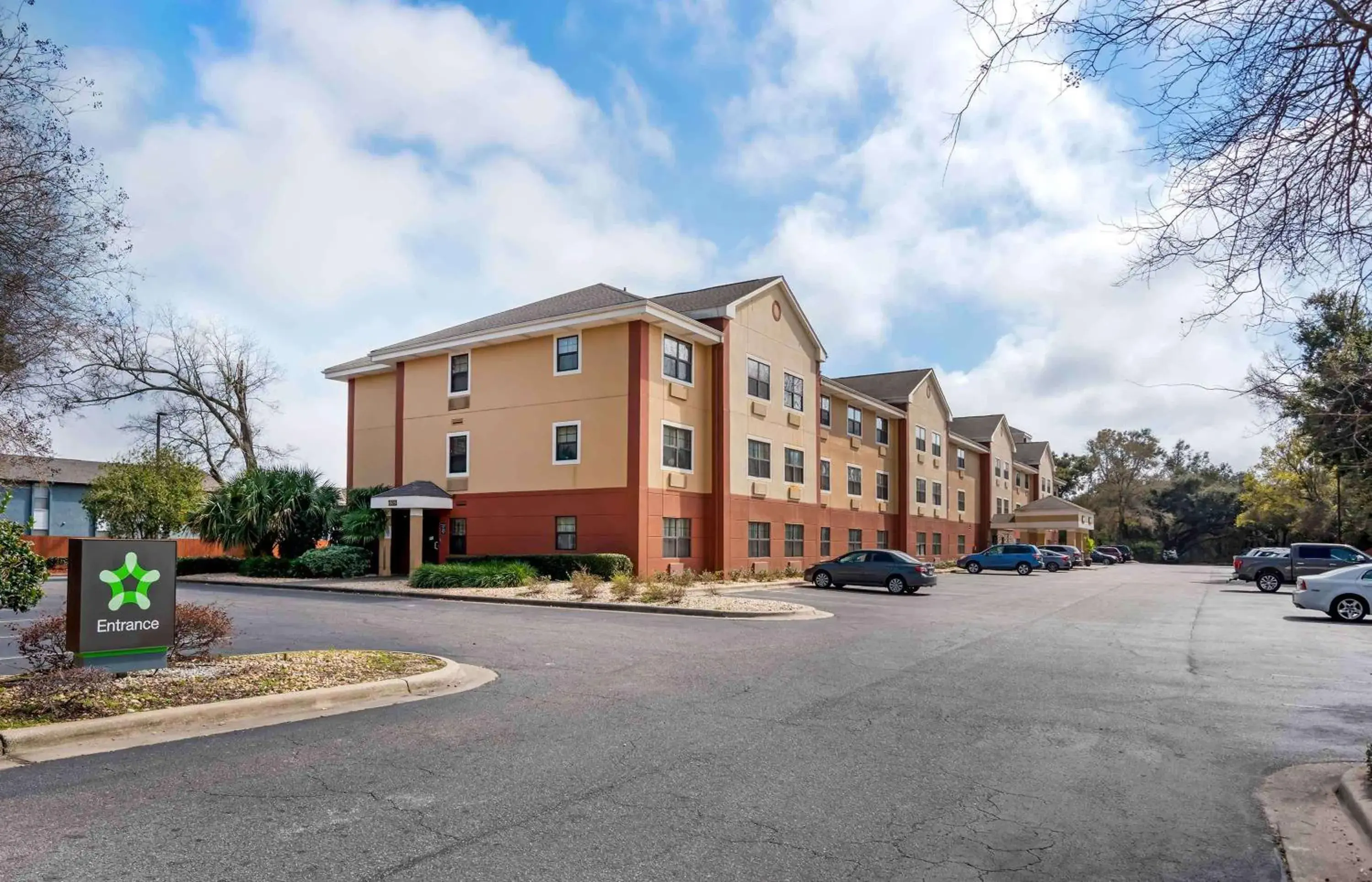 Property building in Extended Stay America Suites - Pensacola - University Mall Property building in Extended Stay America Suites - Pensacola - University Mall