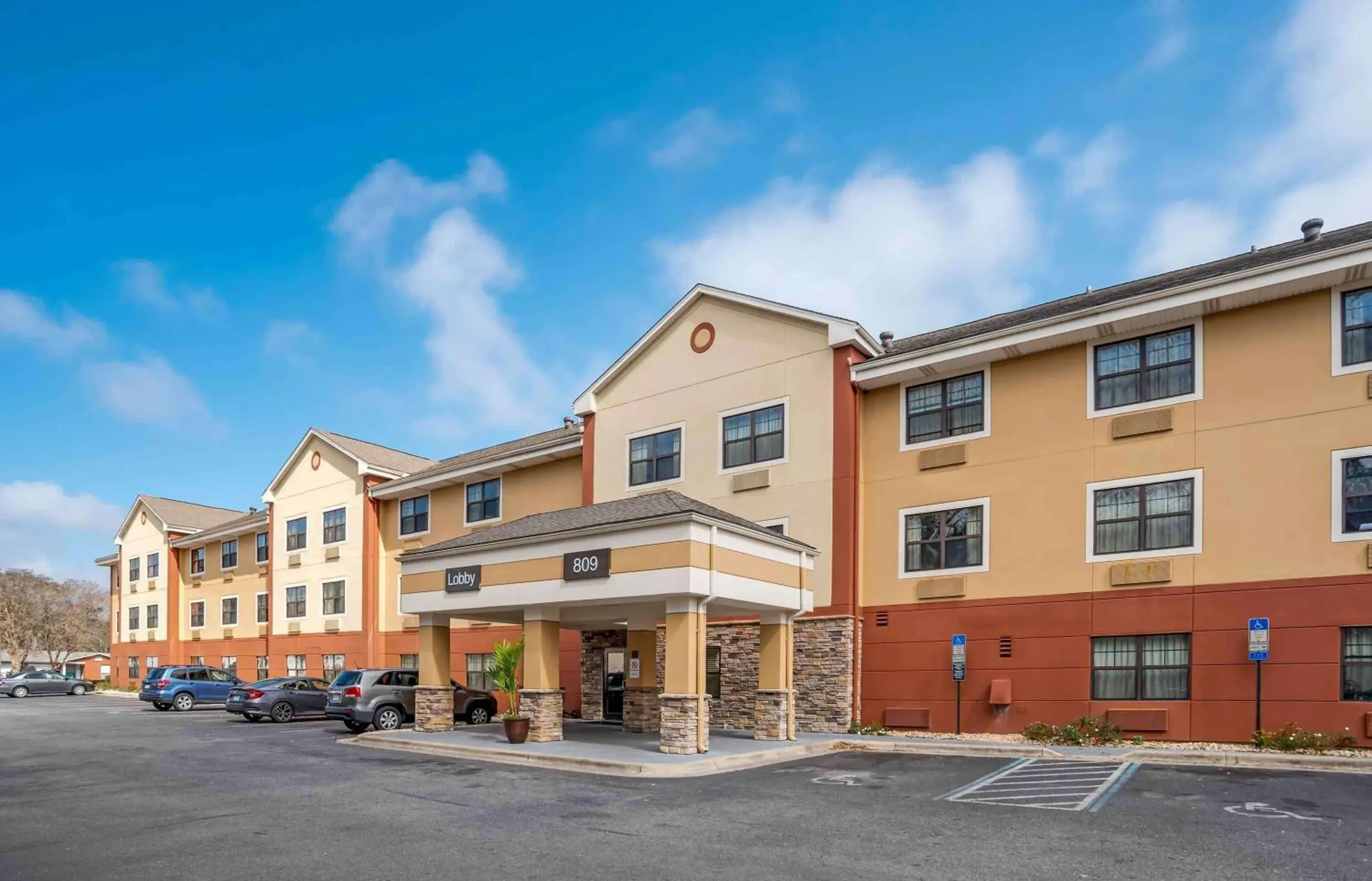 Property building in Extended Stay America Suites - Pensacola - University Mall Property building in Extended Stay America Suites - Pensacola - University Mall