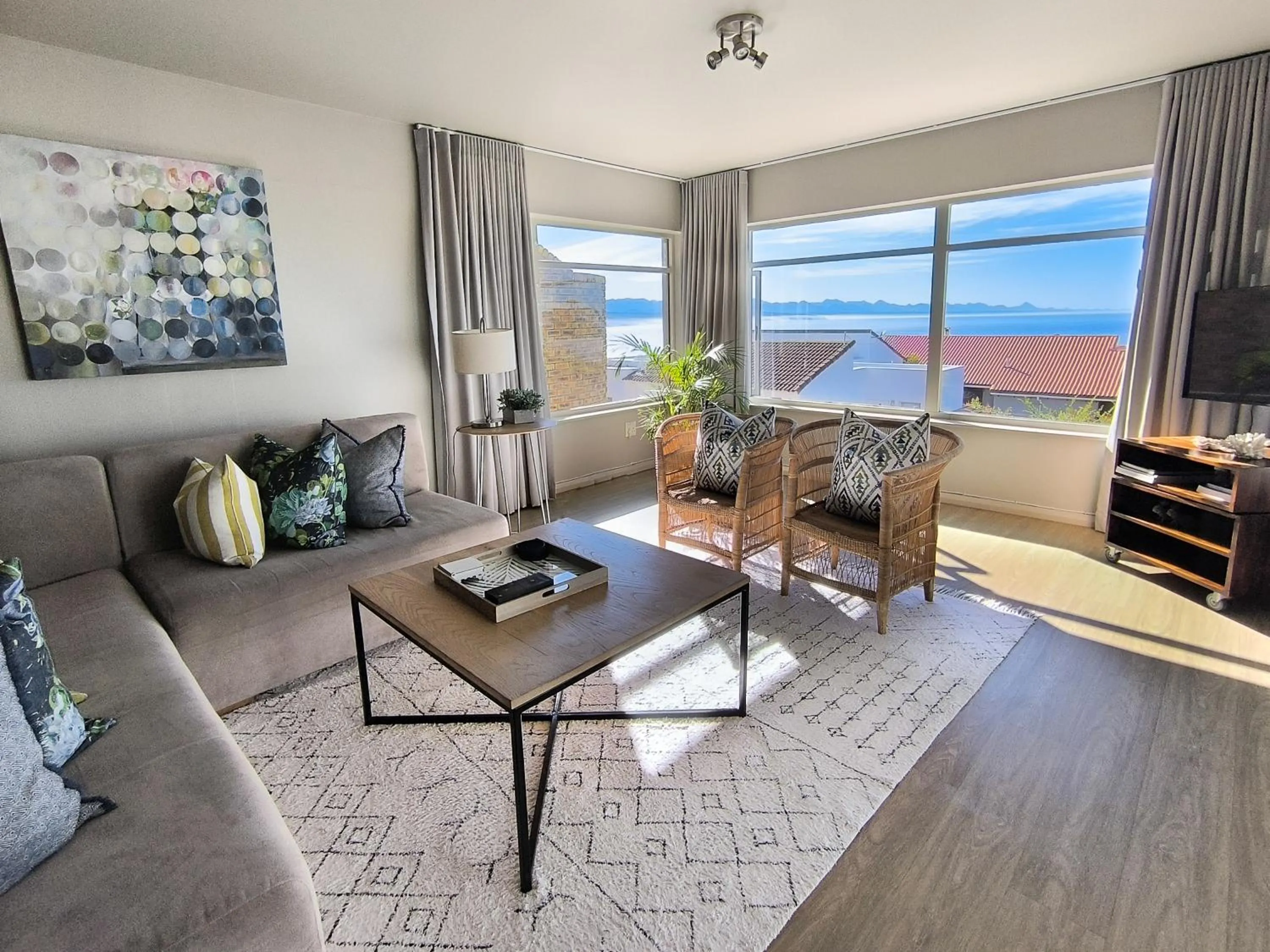 Apartment in Village Square 6