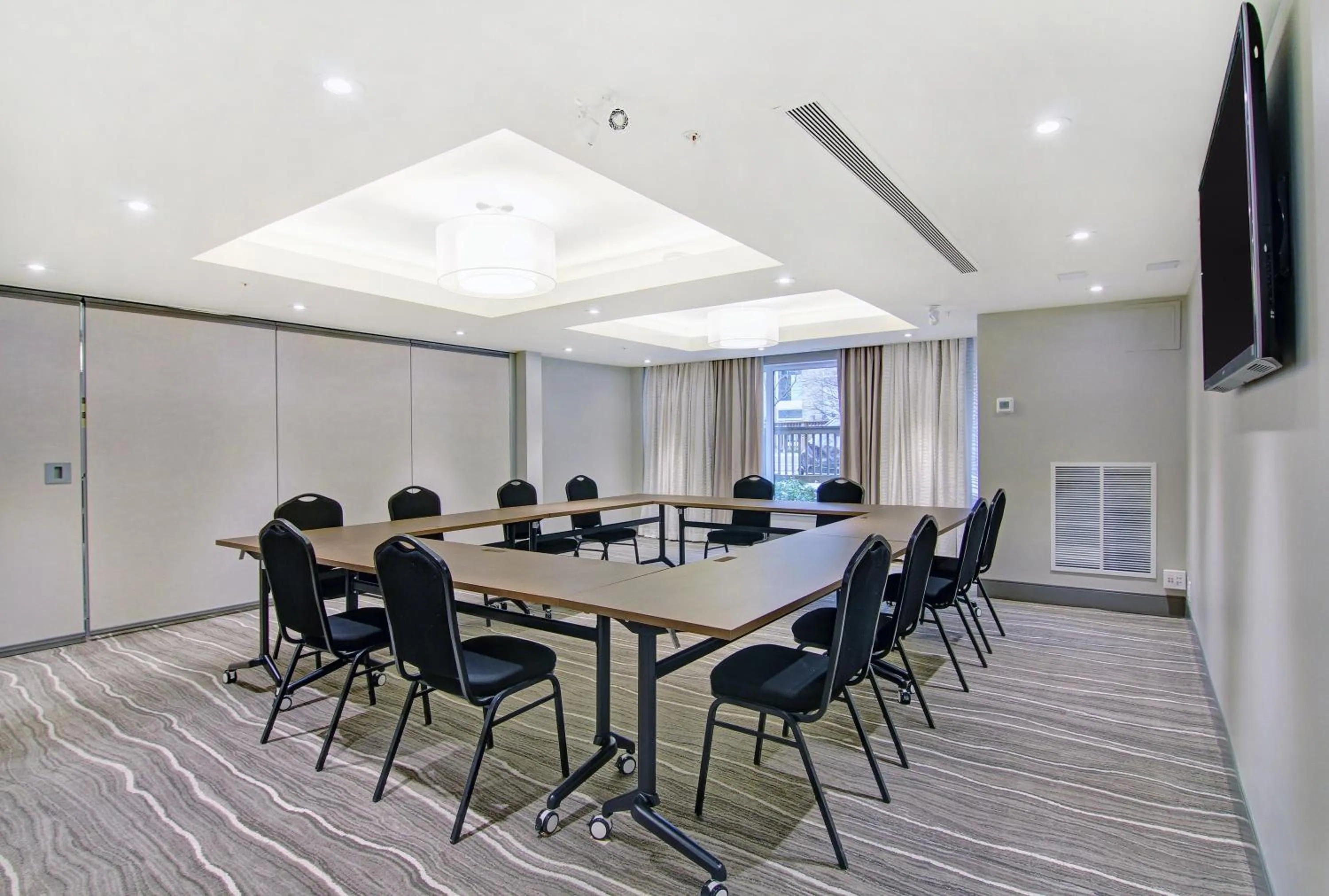 Meeting/conference room in Staybridge Suites Toronto - Vaughan South by IHG